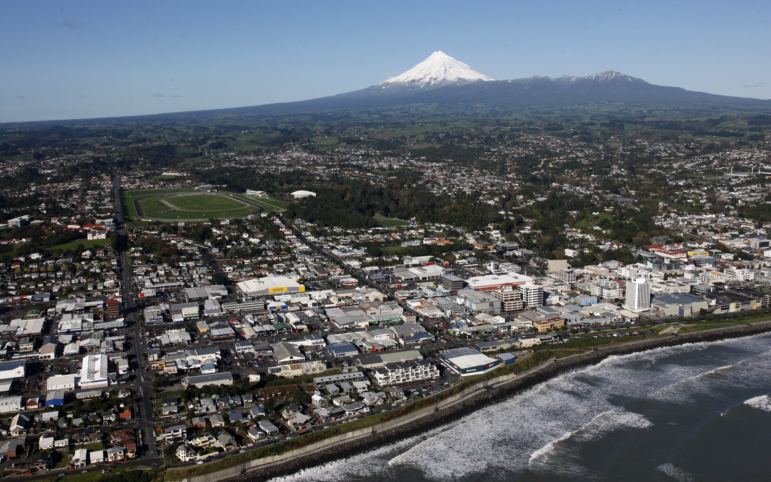 New Plymouth, built structure, scenics - nature, travel destinations, townscape, 2K, New Zealand, mountain, residential district, mountain peak, brown, HD Wallpaper