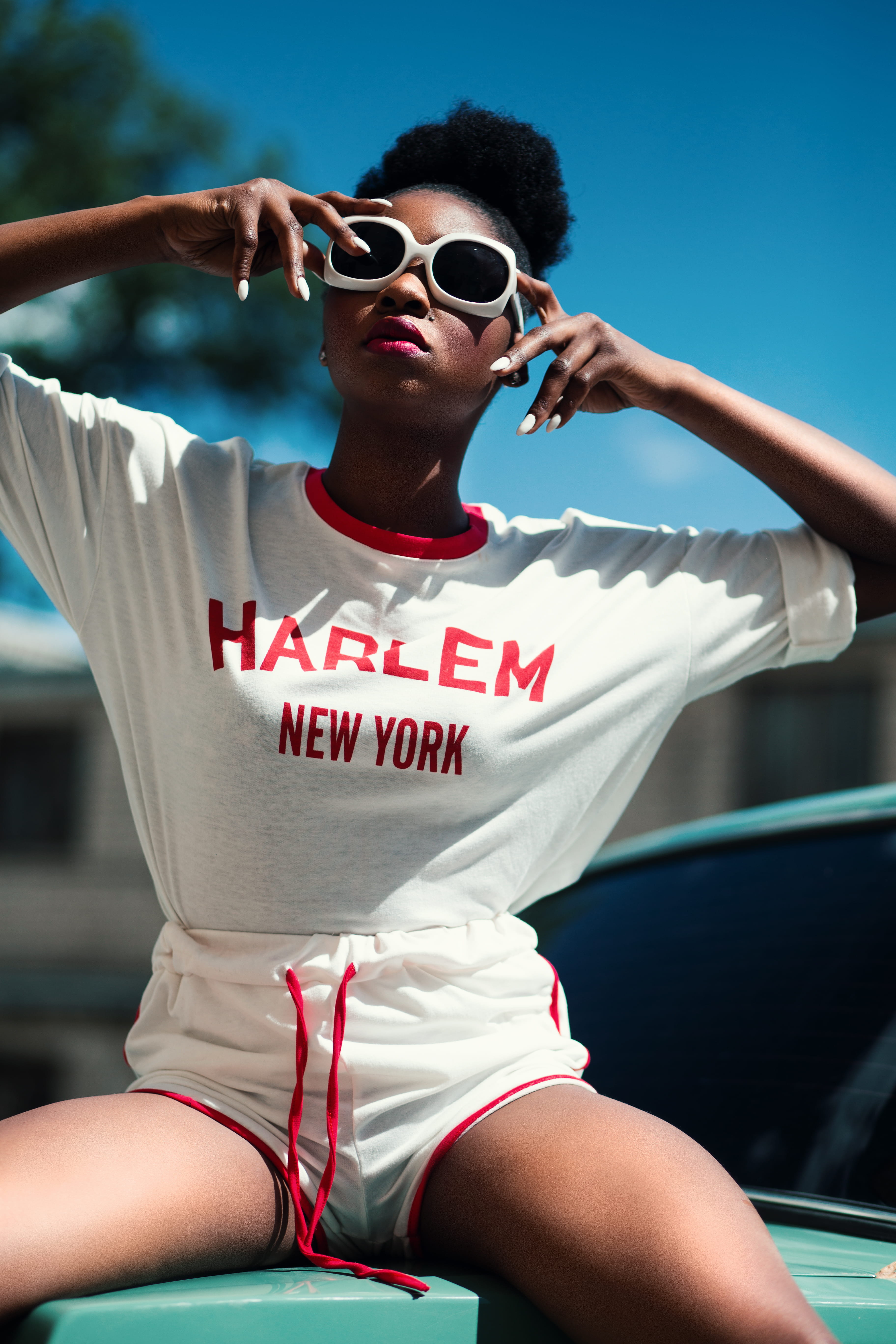 wear, sleeved, batwing, daytime, text, one person, new, young adult, sunglasses, model, 5K, portrait, hairstyle, woman, focus on foreground, york, lifestyles, Phone HD Wallpaper