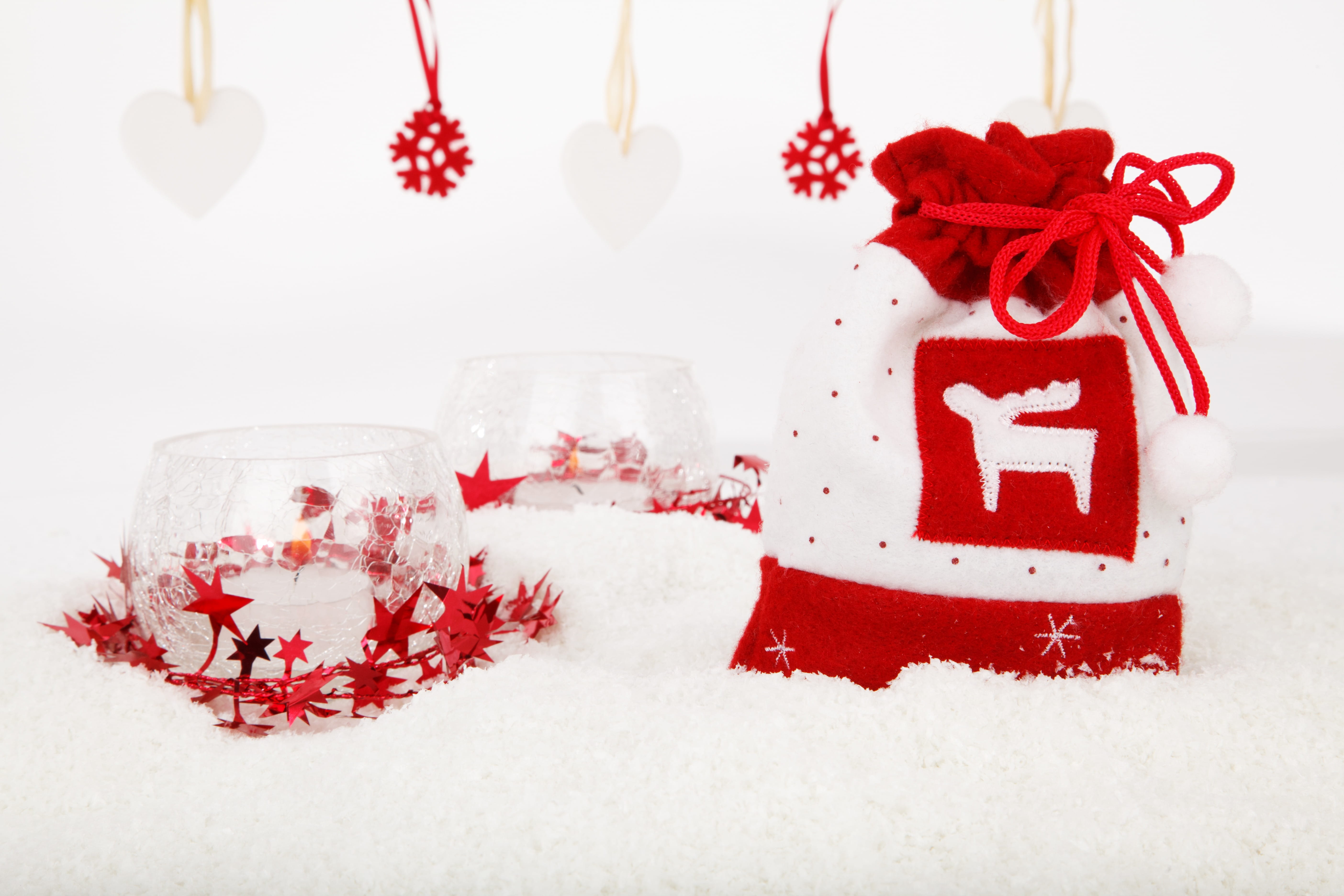 no people, day, holiday - event, red, drawstring, christmas tree, Bag, beside, moose, decorative, festive, Celebration, pouch, christmas decoration, december, HD Wallpaper