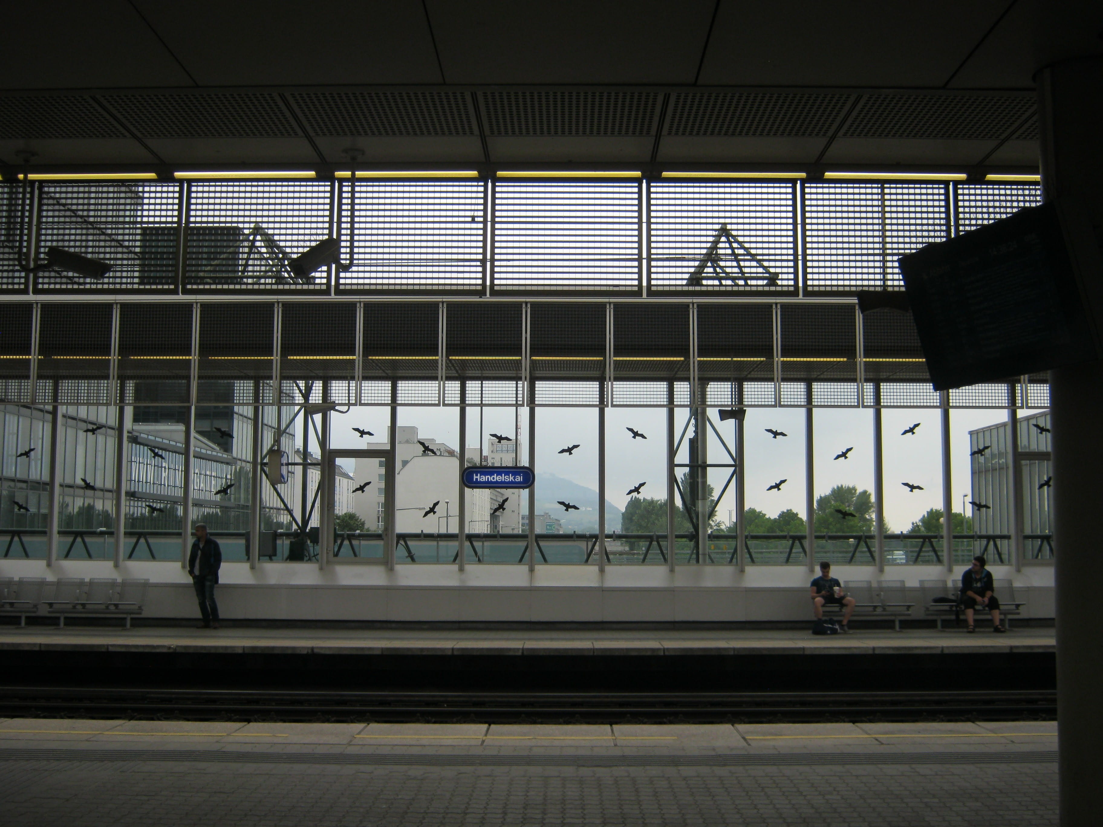 lifestyles, bench, railway, vienna, railroad station platform, public transportation, men, windows, three, person, shadow, group of people, train, passengers, HD Wallpaper