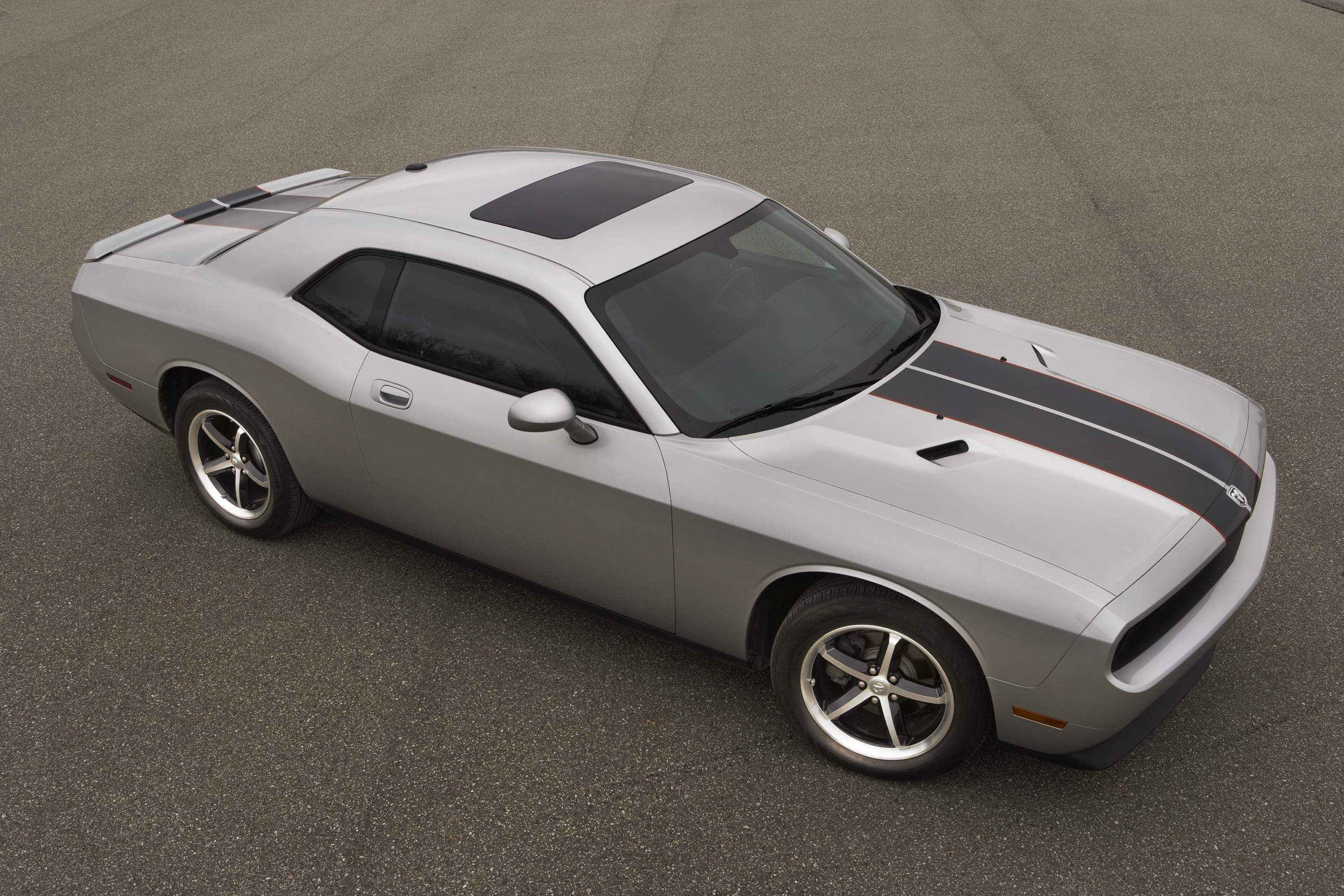 silver colored, mode of transportation, luxury, fuel and power generation, car, high angle view, stationary, city, 2K, wealth, muscle cars, land vehicle, HD Wallpaper