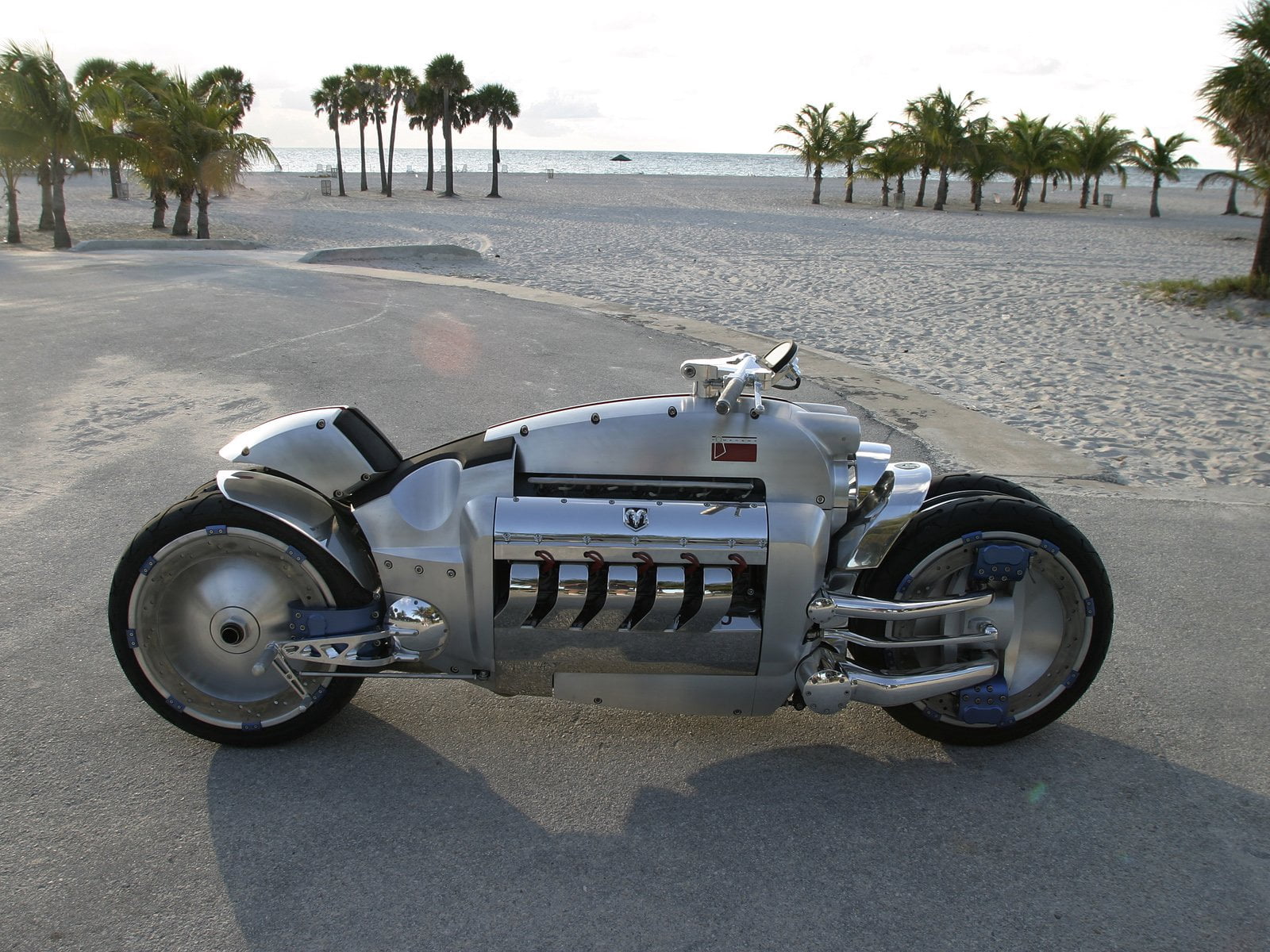 chrome, car, motor vehicle, palm tree, mode of Transport, mode of transportation, extreme, cruiser, land, speed, sport, road, driving, competition, day, HD Wallpaper