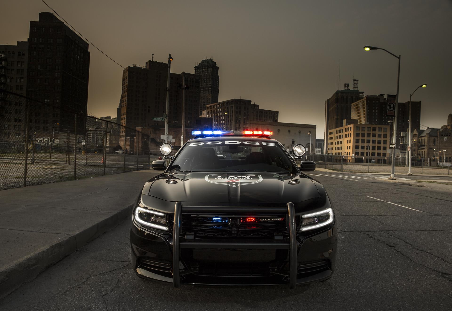 office building exterior, architecture, skyscraper, city, pursuit, cityscape, dodge, building exterior, land vehicle, car, hellcat, headlight, srt, mode of transportation, HD Wallpaper