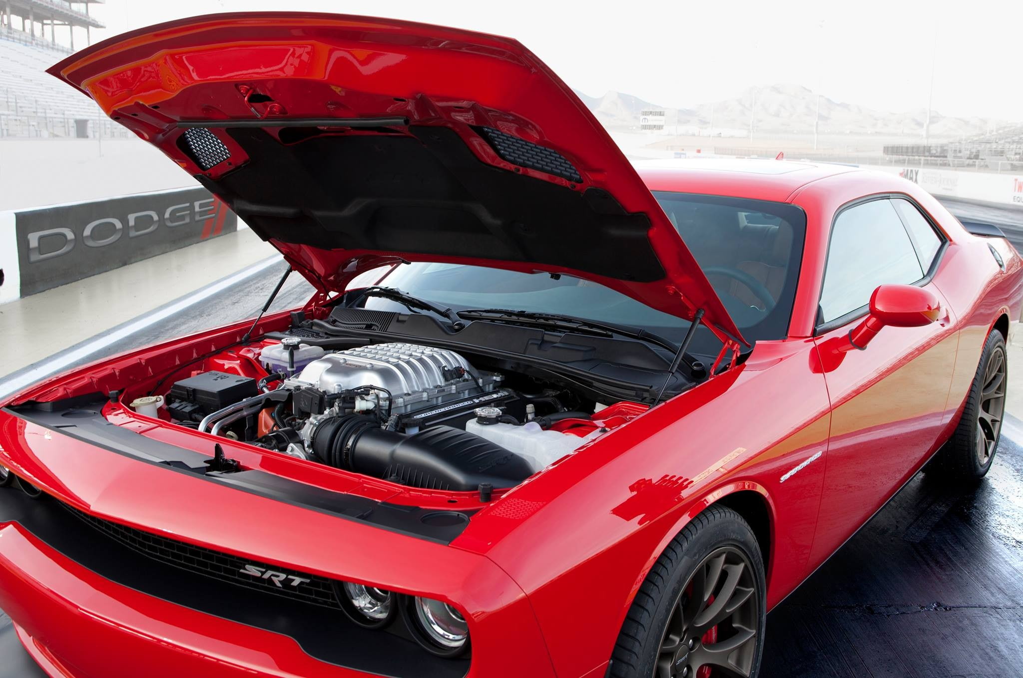 motor vehicle, mode of transportation, sport, land vehicle, no people, outdoors, side view, day, wheel, sunlight, Dodge, Dodge Challenger SRT, reflection, HD Wallpaper
