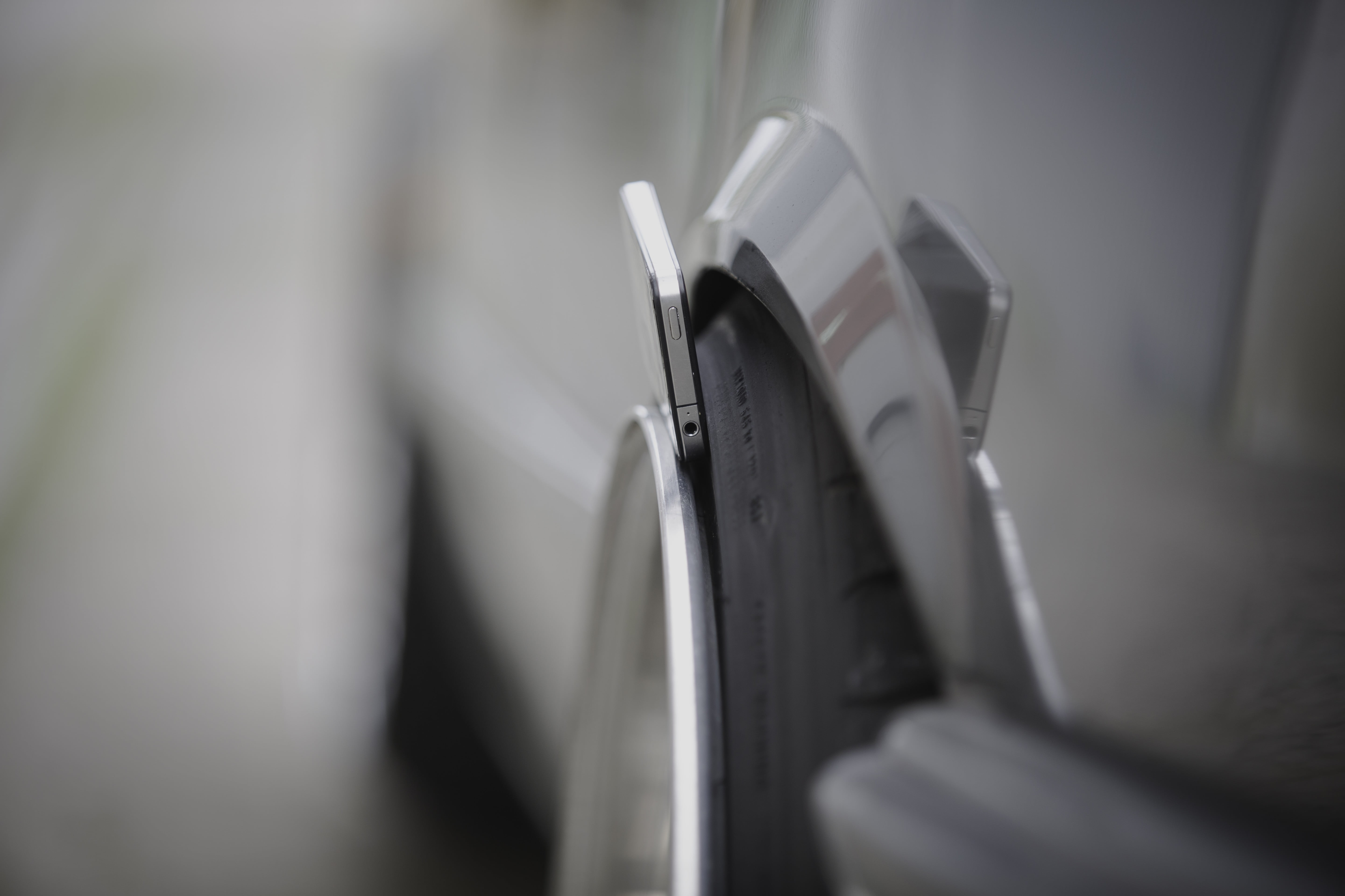 focus on foreground, BMW E28, low, domestic room, lifestyles, household equipment, chrome, home interior, no people, security, untitled, Stanceworks, machinery, HD Wallpaper