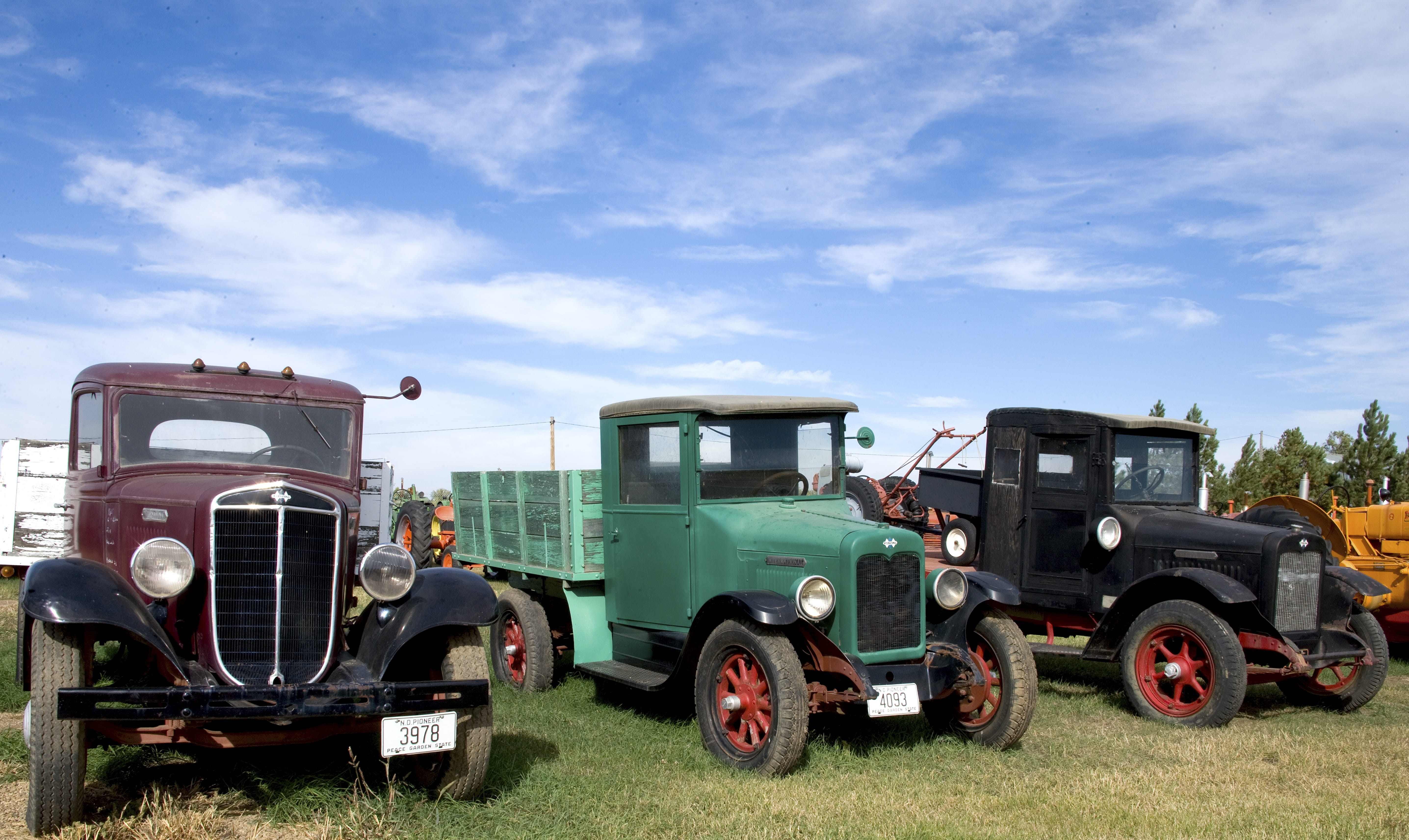 semi-truck, blue, trucking, old truck, auto, scrap, usa, grass, pickup, vintage car, Truck, commercial vehicle, carol m highsmith, motor vehicle, day, rusted, HD Wallpaper