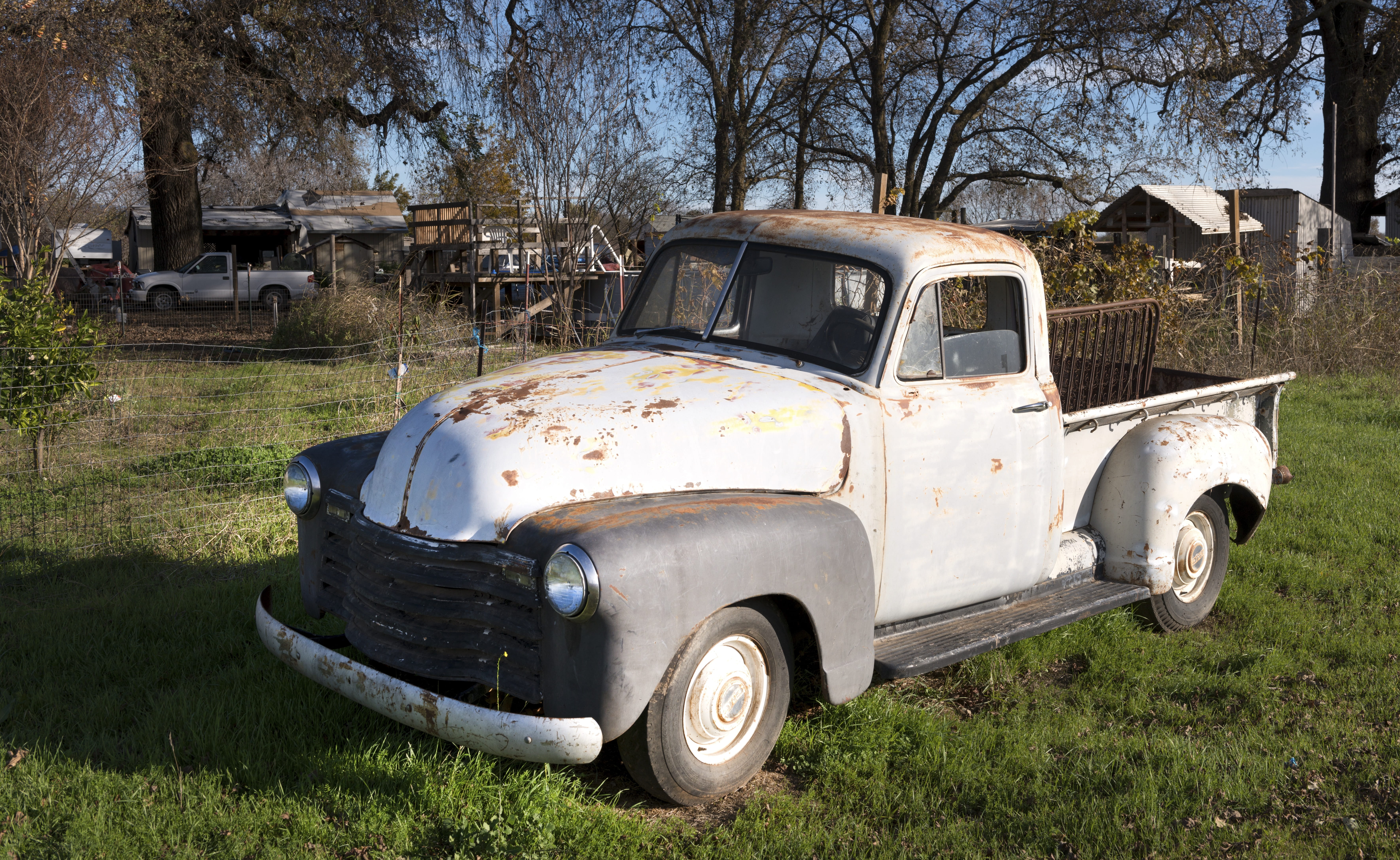 run-down, motor vehicle, old truck, american car, tree, outdoors, pickup, mode of transportation, scrap, cab, vintage car, vice, united states, abandoned, HD Wallpaper