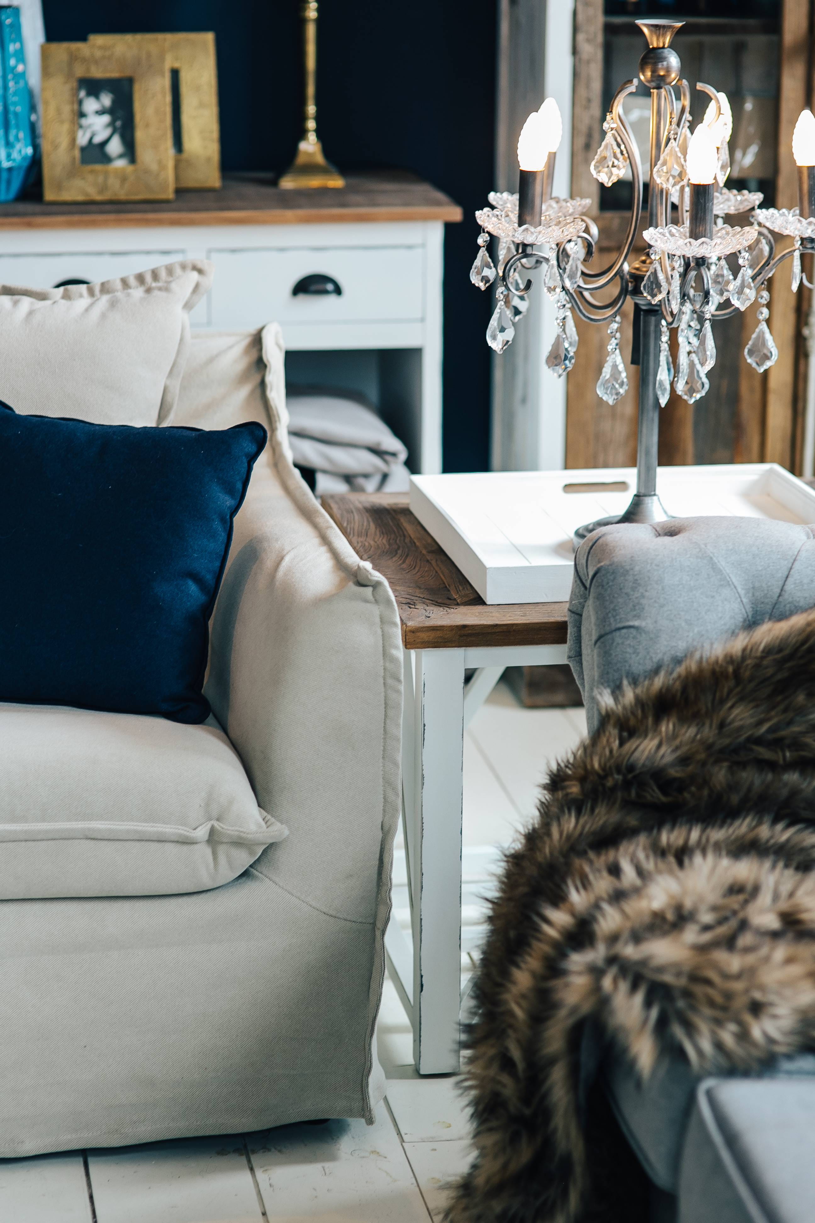 home, rustic, home showcase interior, pillow, Beautiful, old, modern, vintage, room, sofa, 4K, decoration, living, elegance, elegant, no People, absence, Phone HD Wallpaper