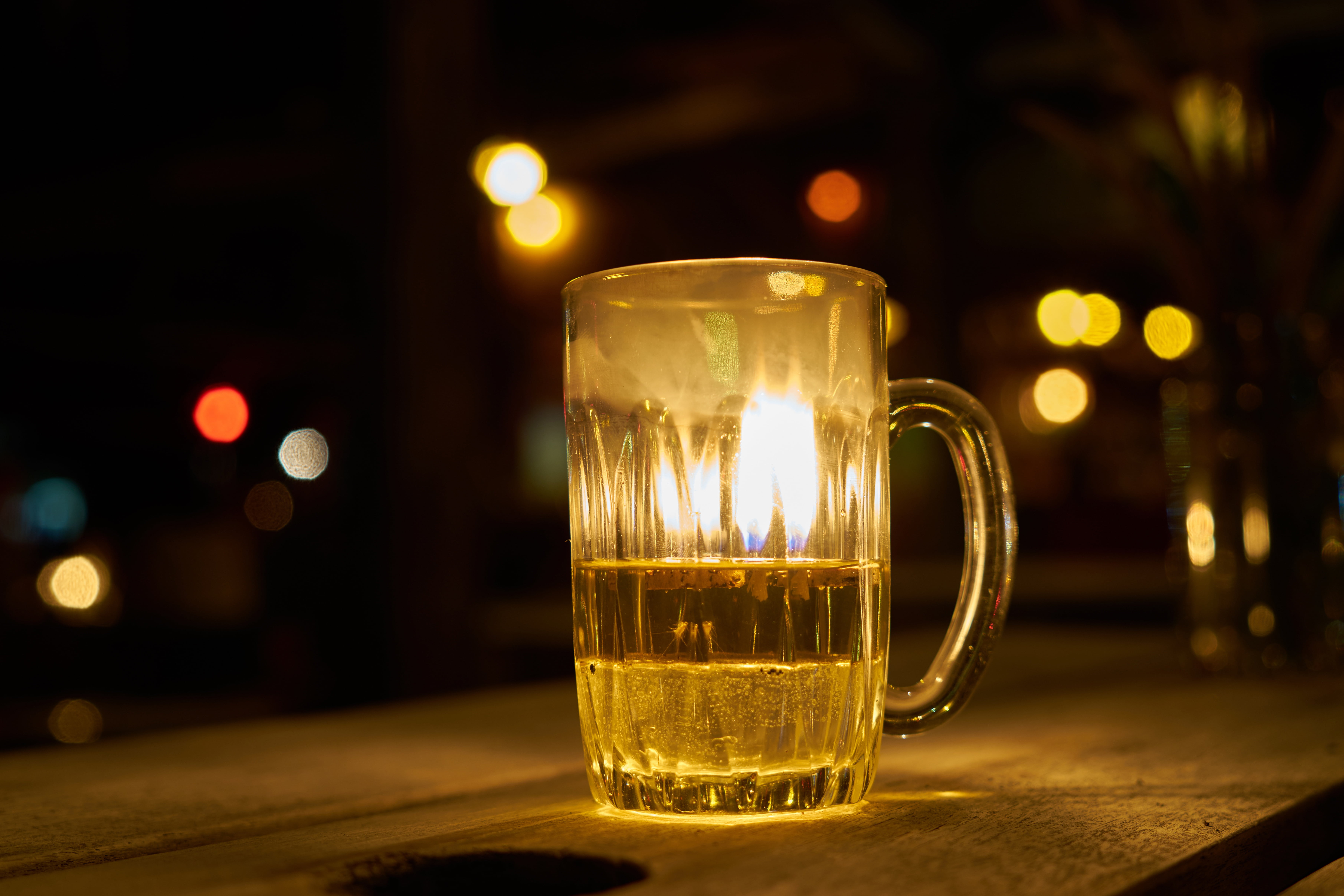 drunk, close-up, still life, 5K, no people, food, beer - alcohol, bar - drink establishment, photo, beverage, entertainment, brown, drink, mountain, glass, HD Wallpaper