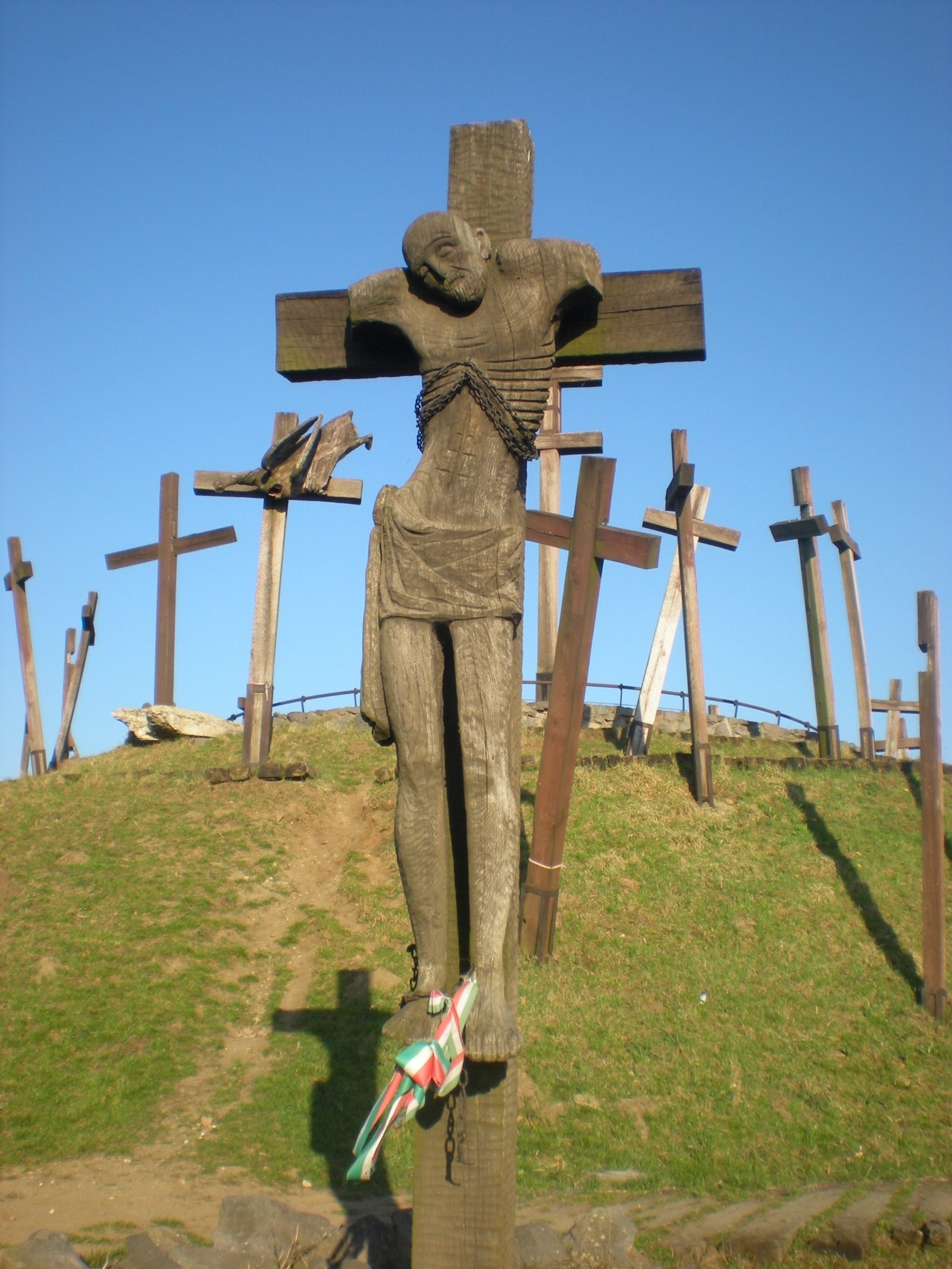 religion, crucifix, outdoors, day, place of worship, religious equipment, sky, grass, 1080P, battle of mohi memorial, human representation, nature, landscape, Phone HD Wallpaper