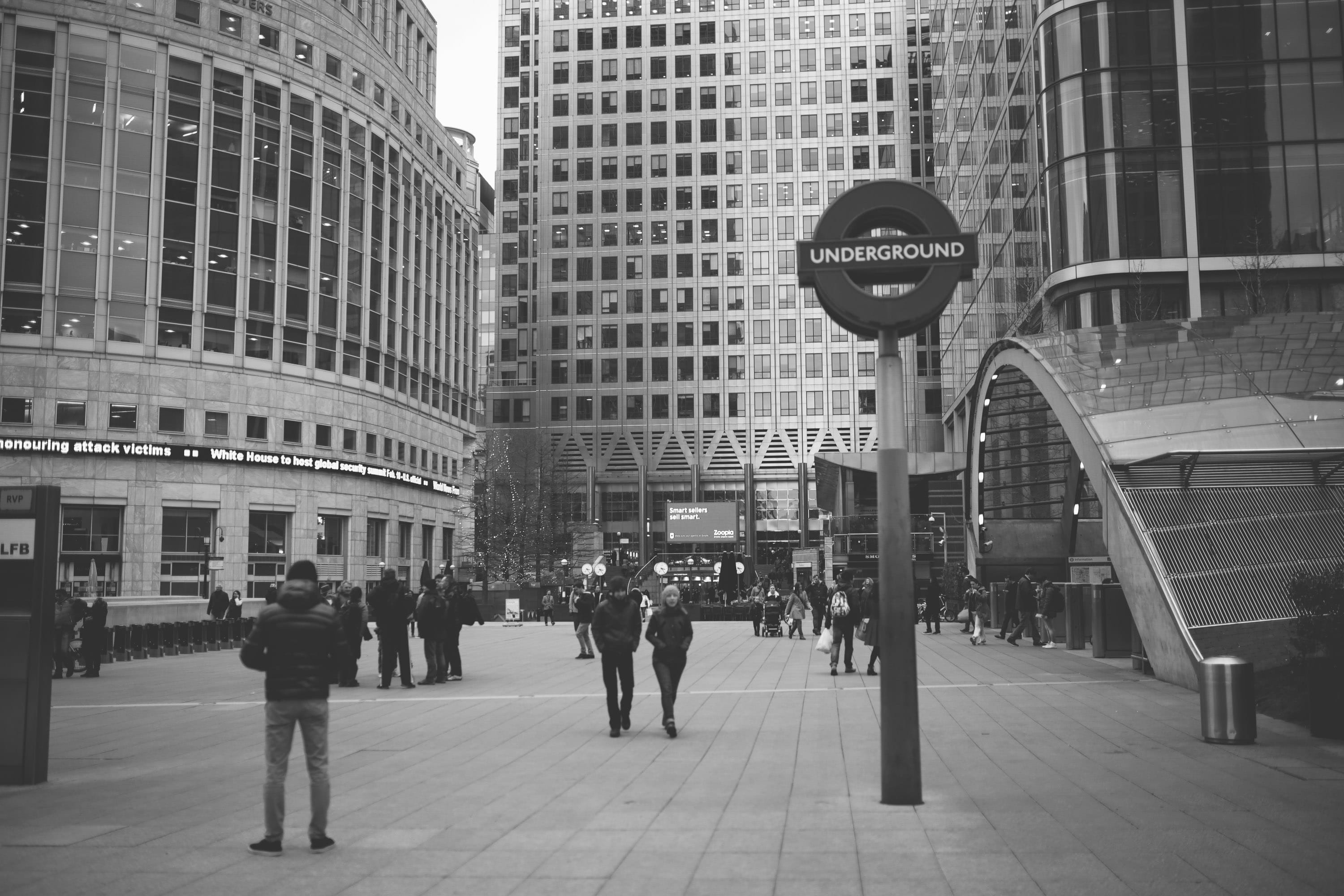 w, white, people, travel, city, group of people, women, skyscraper, urban Scene, incidental people, adult, real people, modern, office, lifestyles, building, HD Wallpaper