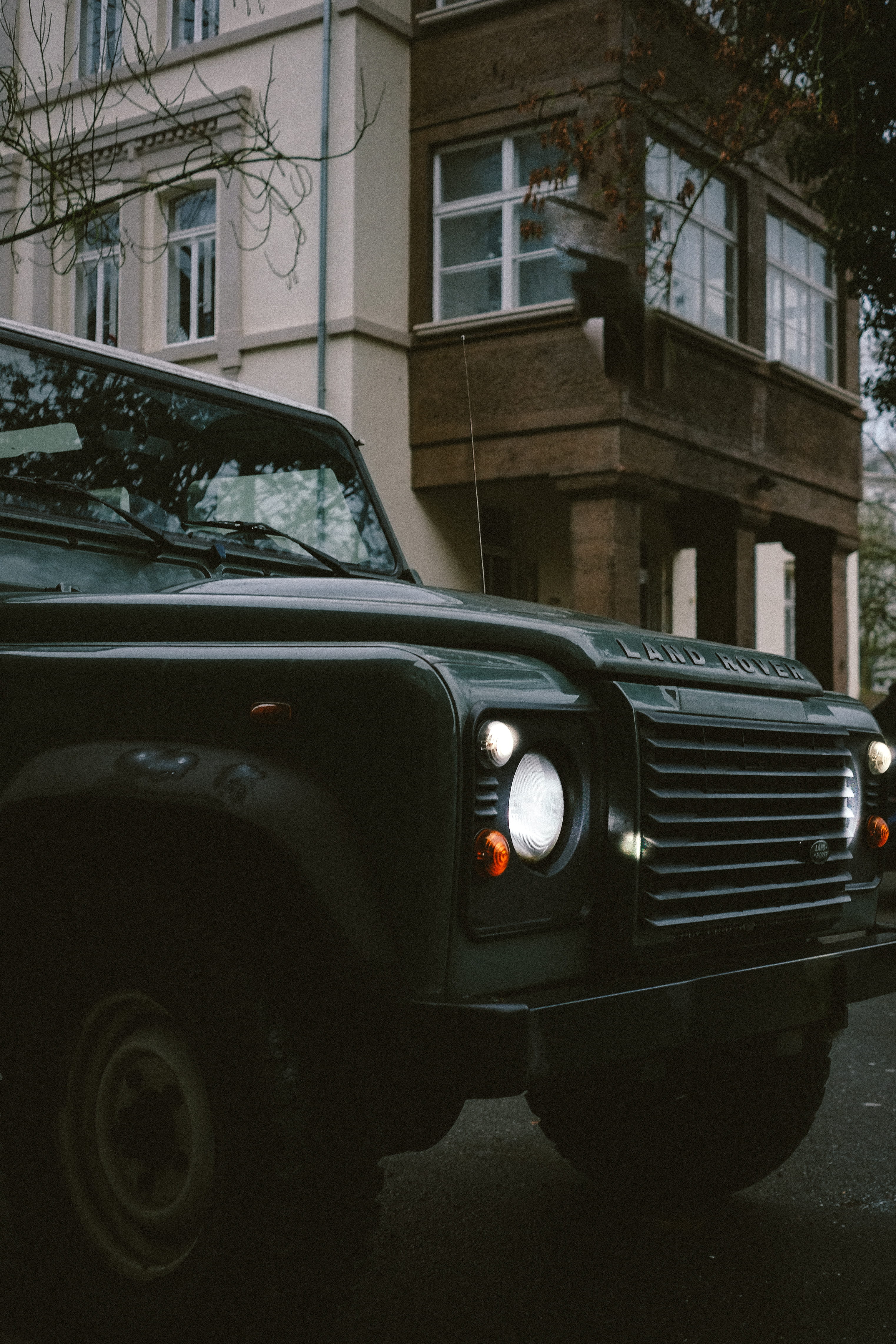 no people, coupe, built structure, 4K, historical car, land vehicle, mode of transportation, building exterior, vehicle, machine, old, offroad, carporn, Phone HD Wallpaper