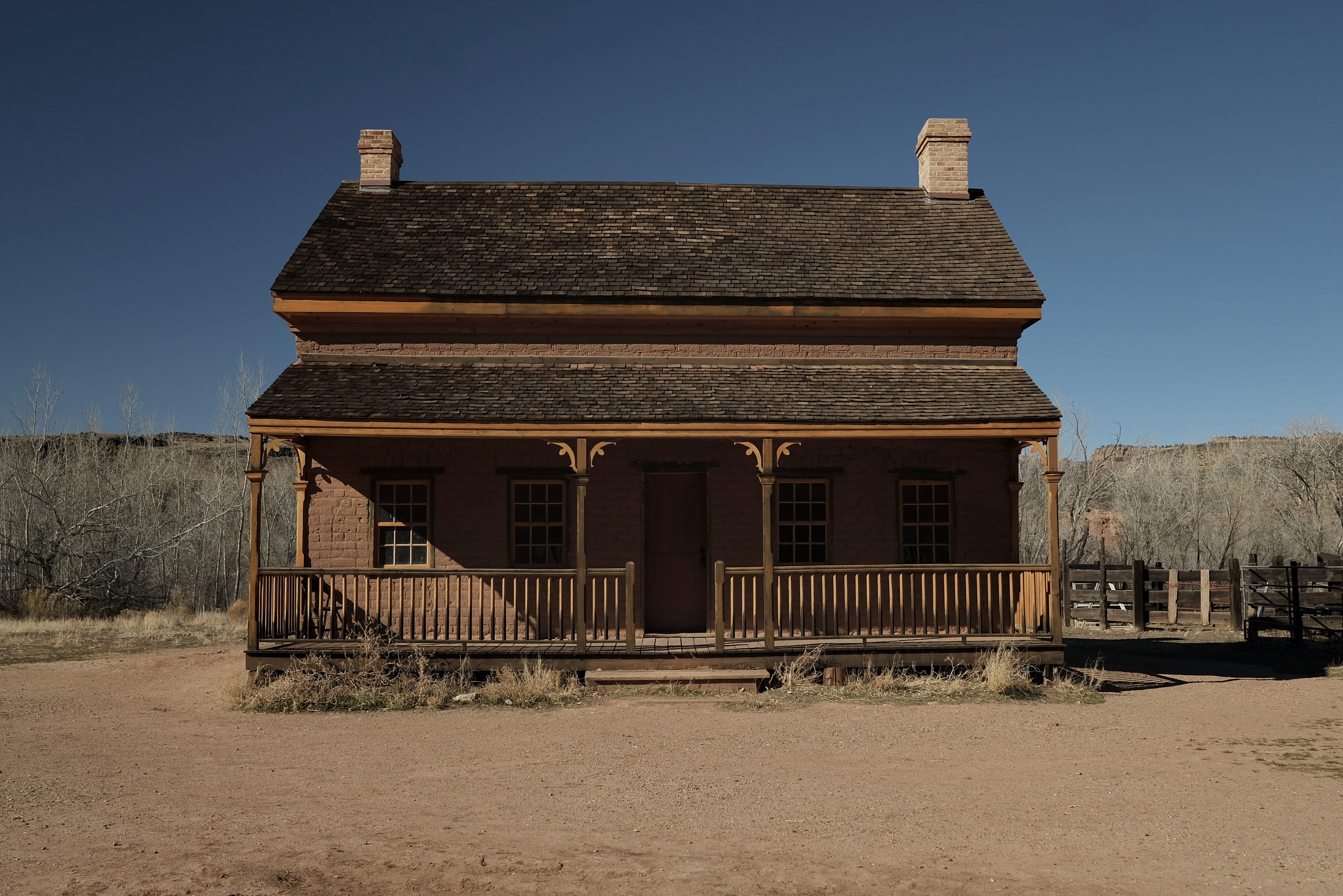 retro, western, land, residential district, building exterior, no people, clear sky, vintage, window, built structure, united states, grafton, nature, sunlight, HD Wallpaper