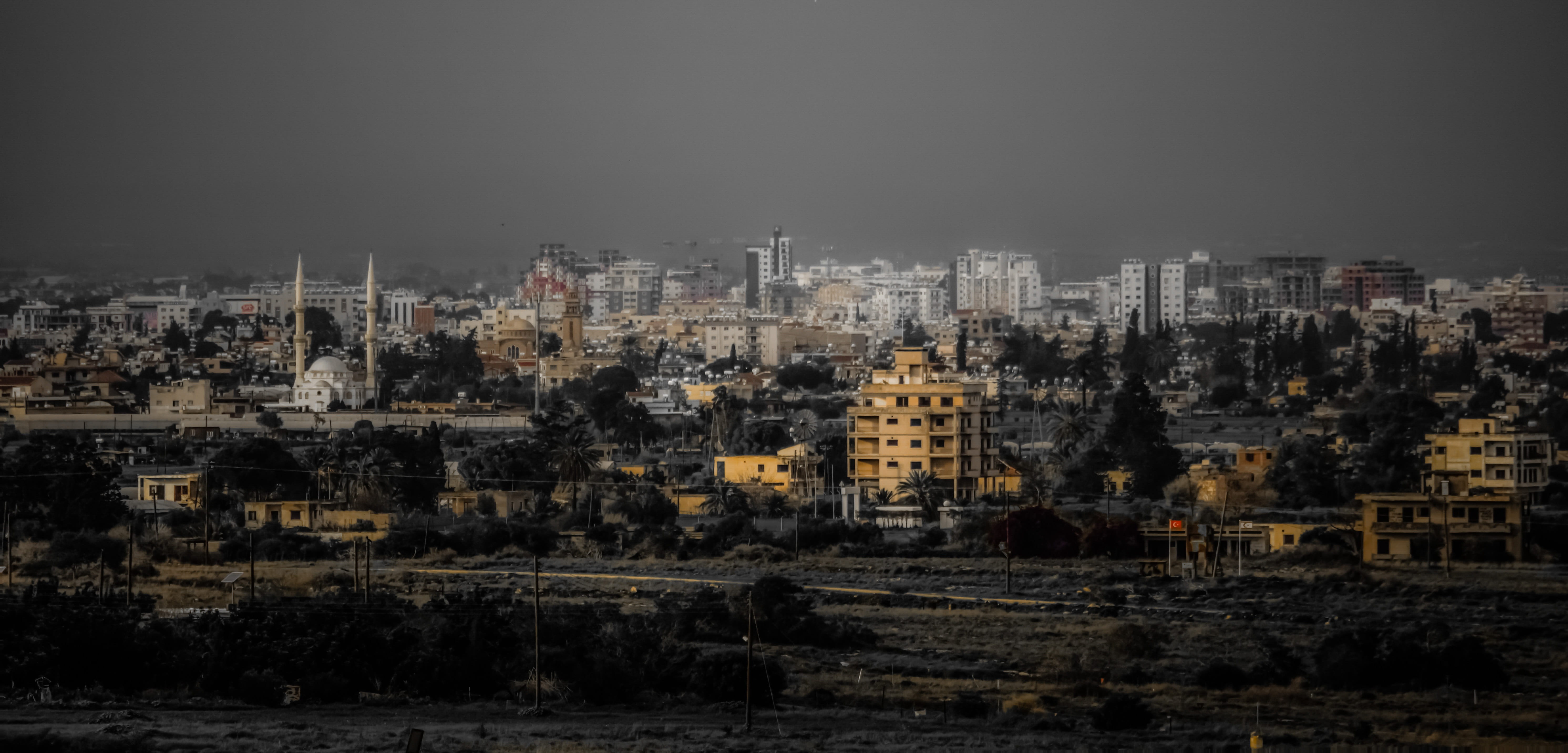 place of worship, city, travel destinations, built structure, building, buildings, travel, architecture, cityscape, residential district, crowd, buffer zone, HD Wallpaper