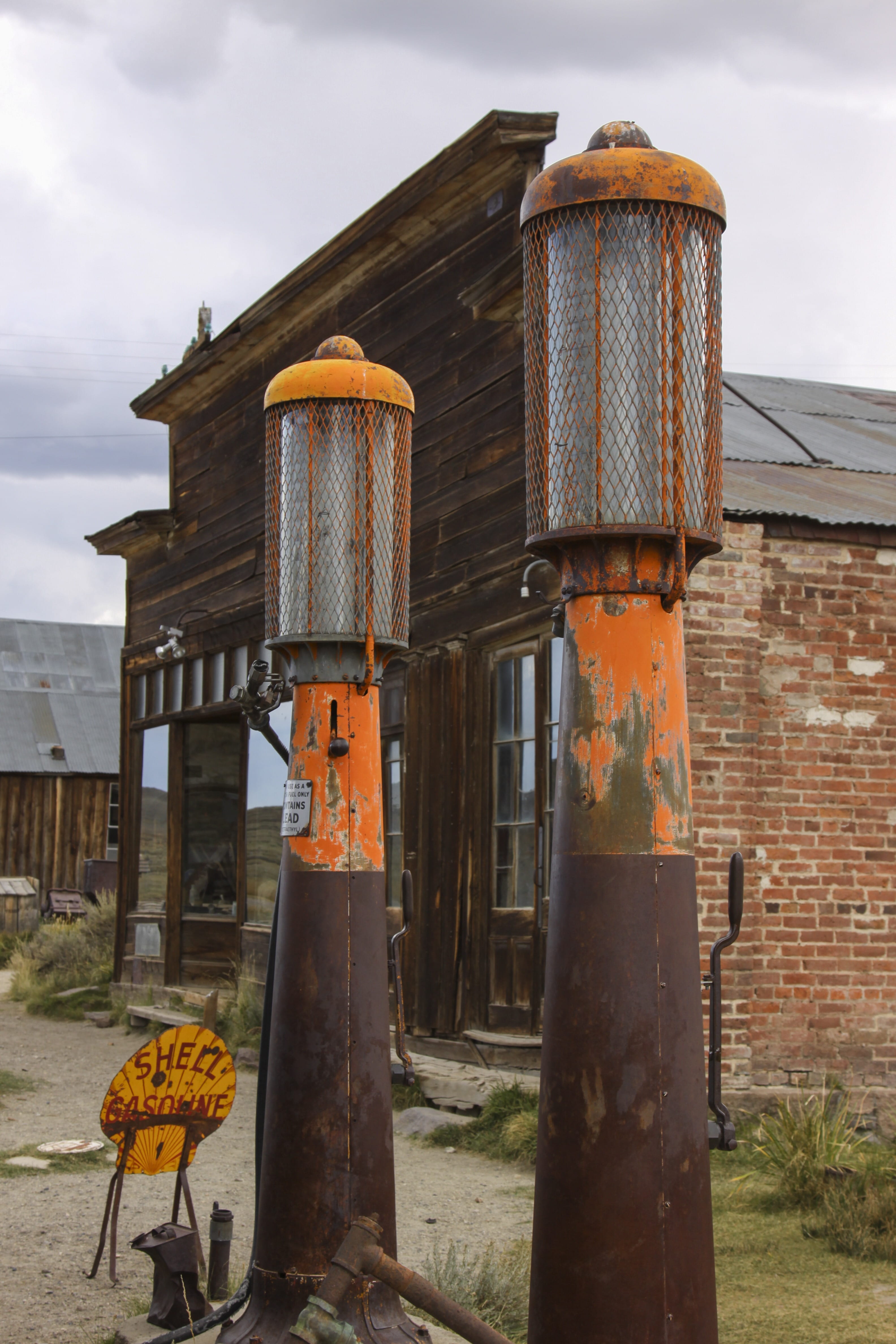vintage gas station, gold, old building, abandoned, ghost town, no people, gold rush, wooden buildings, built structure, usa, gas station, building exterior, Phone HD Wallpaper