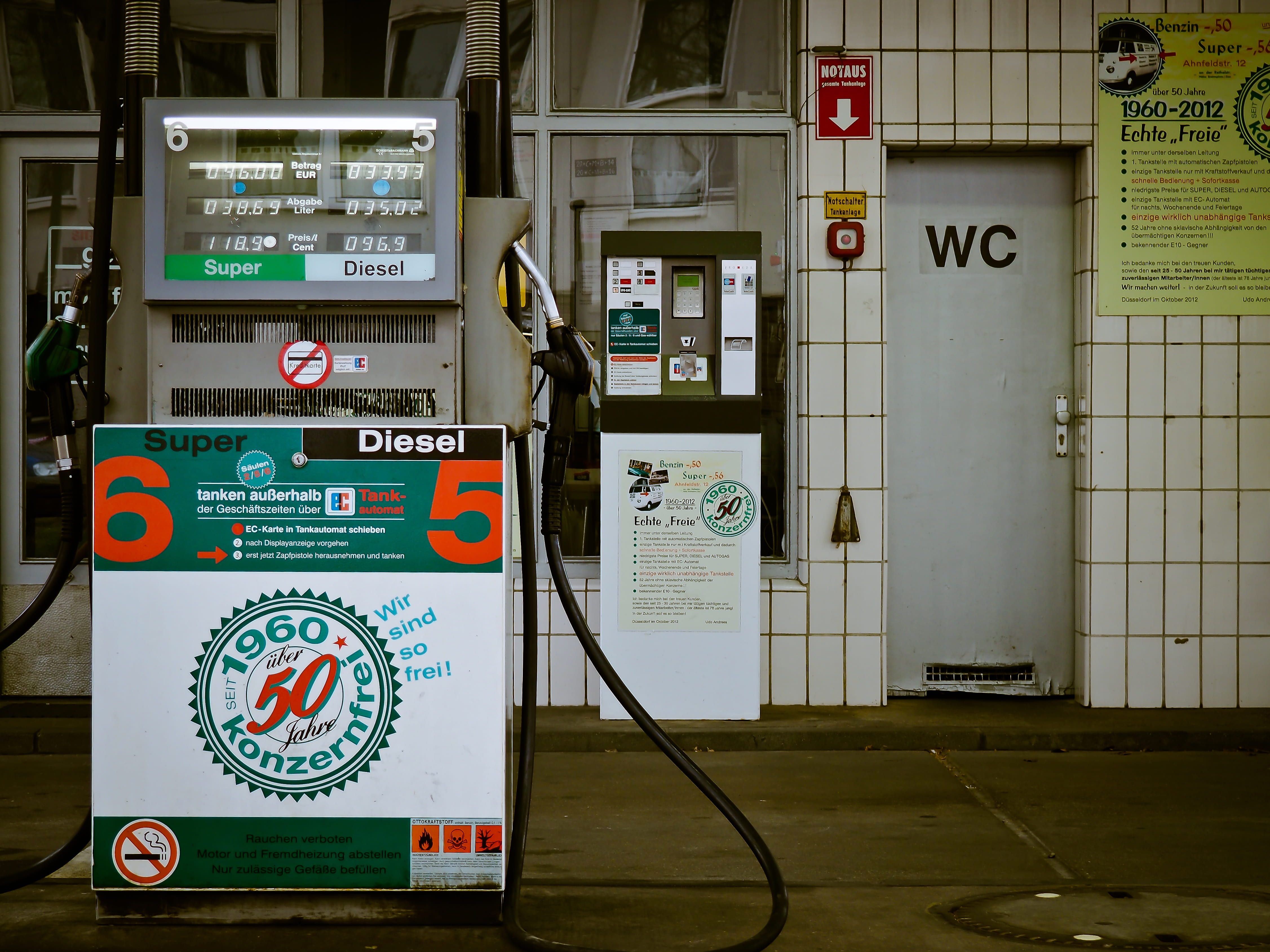 sign, script, fuel pump, architecture, day, petrol, refuel, no people, information sign, western script, retro, tank, city, 4K, warning sign, poster, transportation, HD Wallpaper