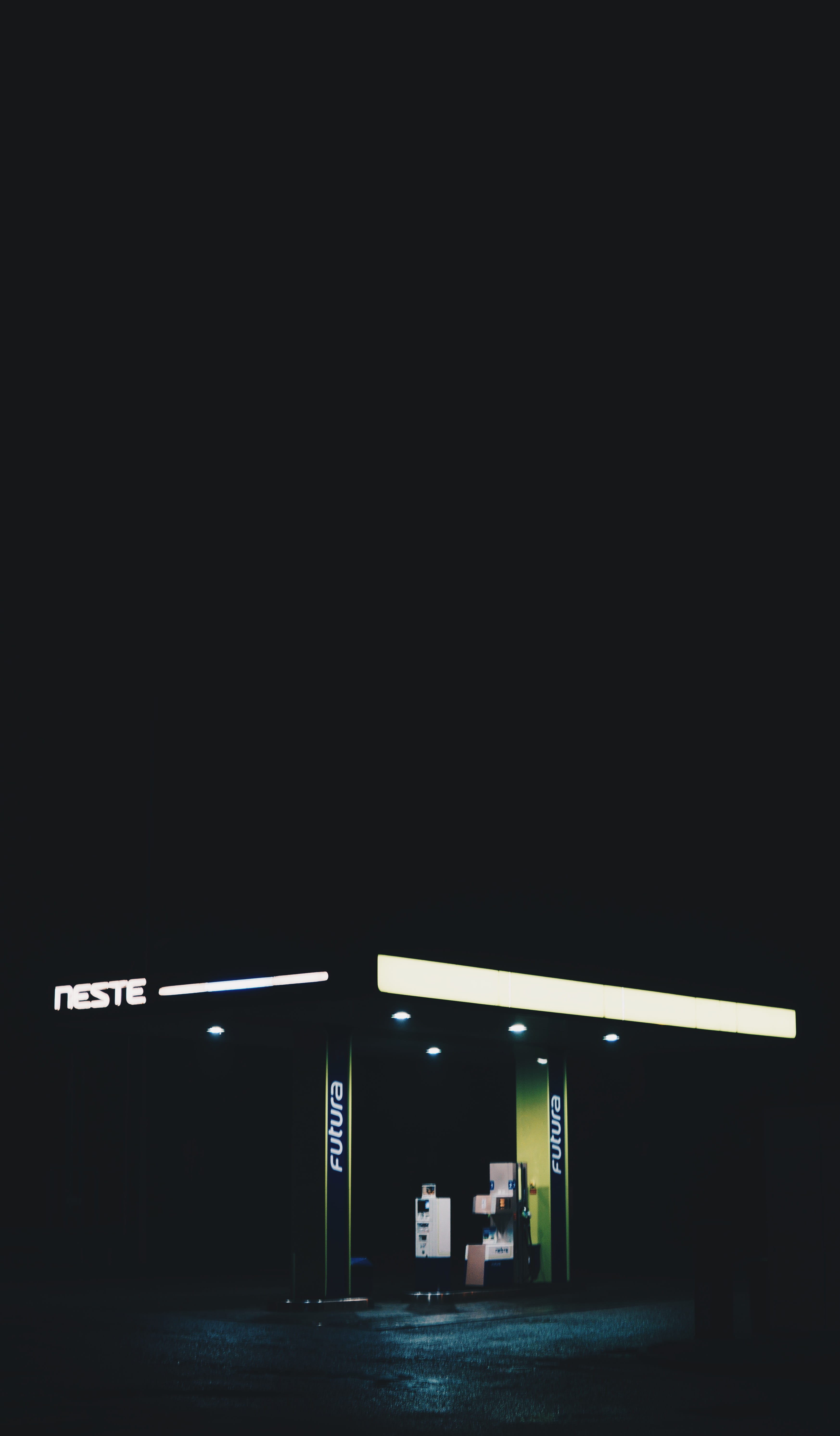filling, outdoors, gasstation, gas station, gasoline, nature, minimalism, green, station, neste, sign, no people, architecture, black, dark, Phone HD Wallpaper