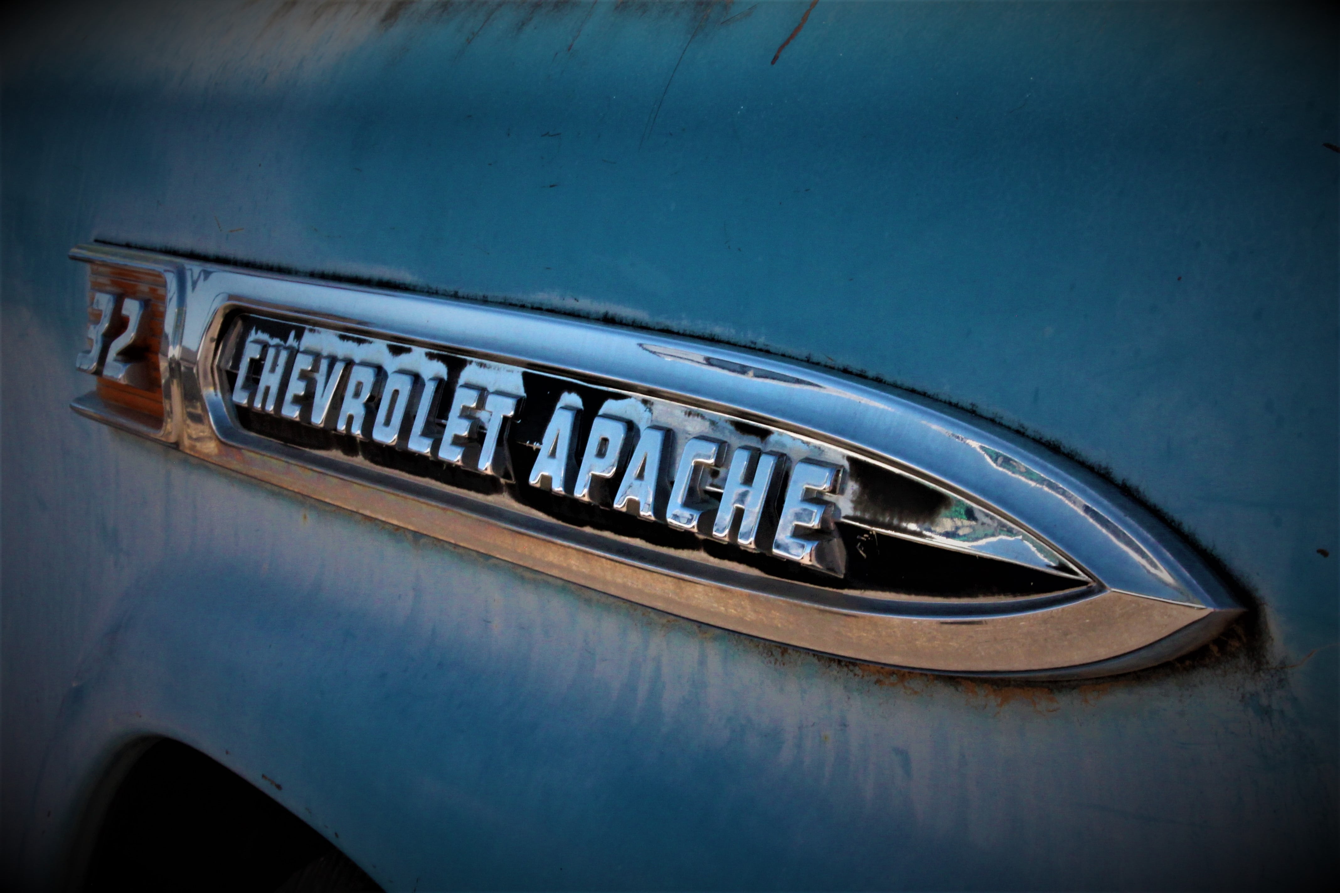 chevrolet truck, metal, truck symbol, blue, classic, transport, amber avalona, emblem, motor vehicle, vintage, automobile, car emblem, no people, automotive, HD Wallpaper