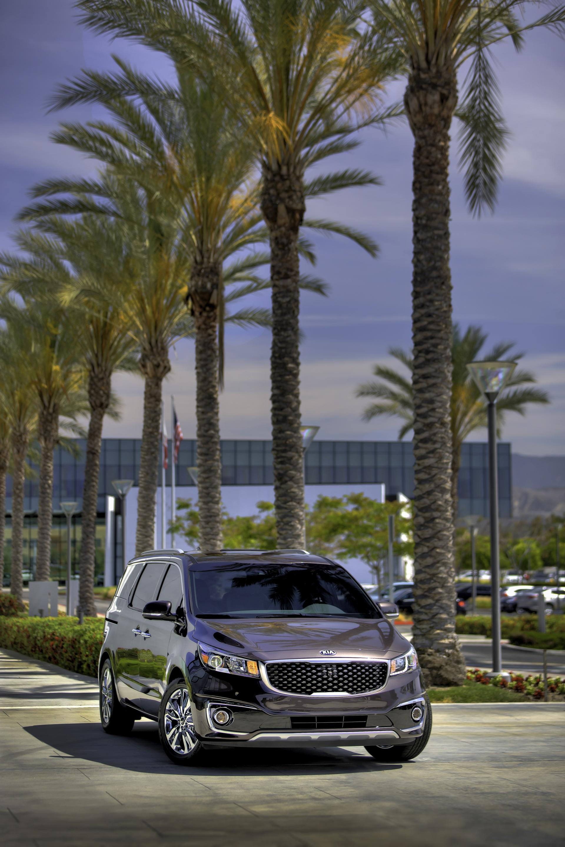 car, sx, point, sedona, 2K, kia, limited, minivan, ballast, Phone HD Wallpaper