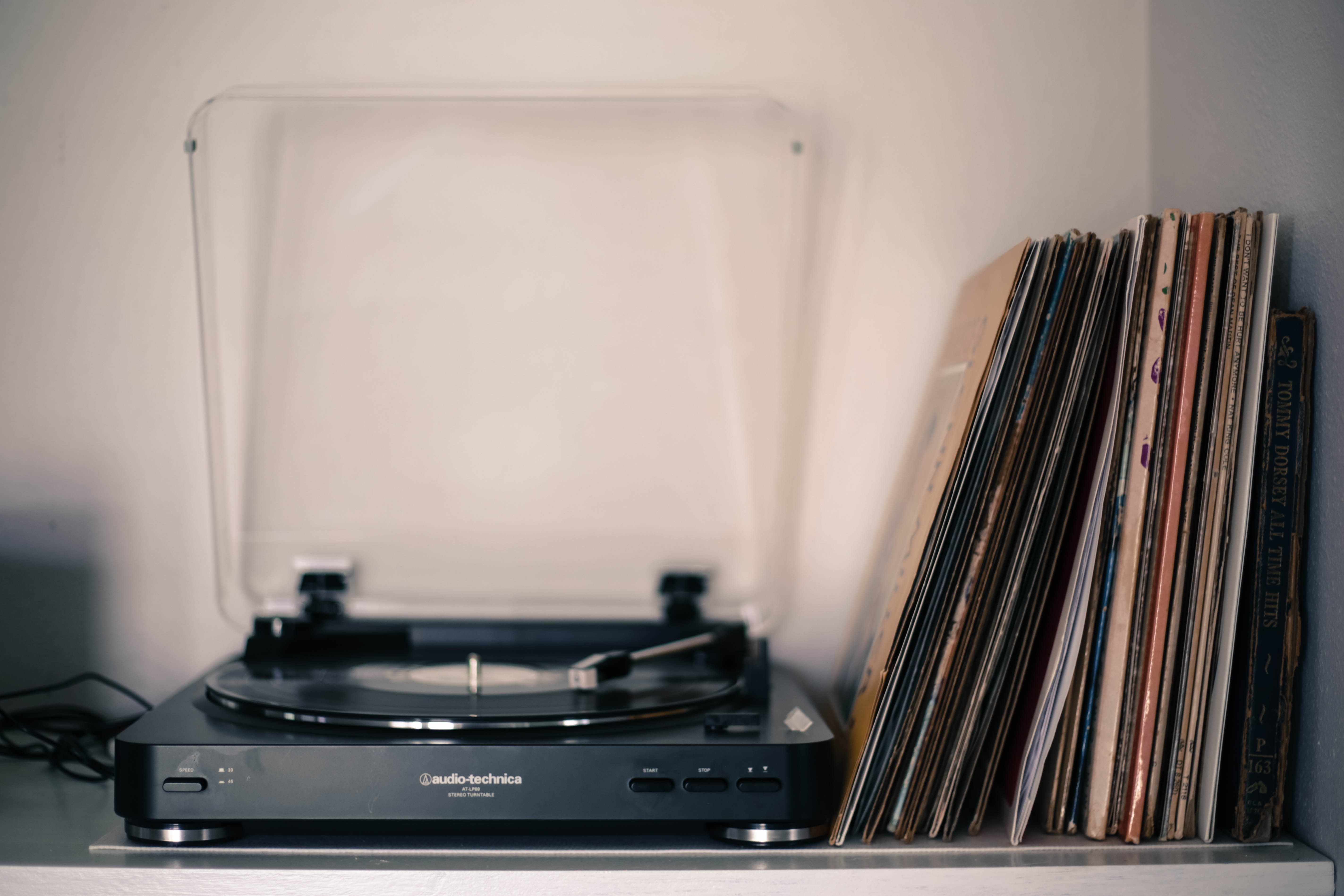 vinyl, record, florida, united states, no people, turntable, book, 5K, technology, audio equipment, close-up, classic, oldschool, equipment, publication, HD Wallpaper