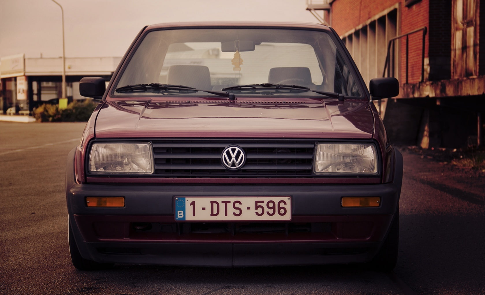 golf, retro styled, street, incidental people, mode of transportation, oldschool, city, day, focus on foreground, transportation, architecture, Motors, HD Wallpaper