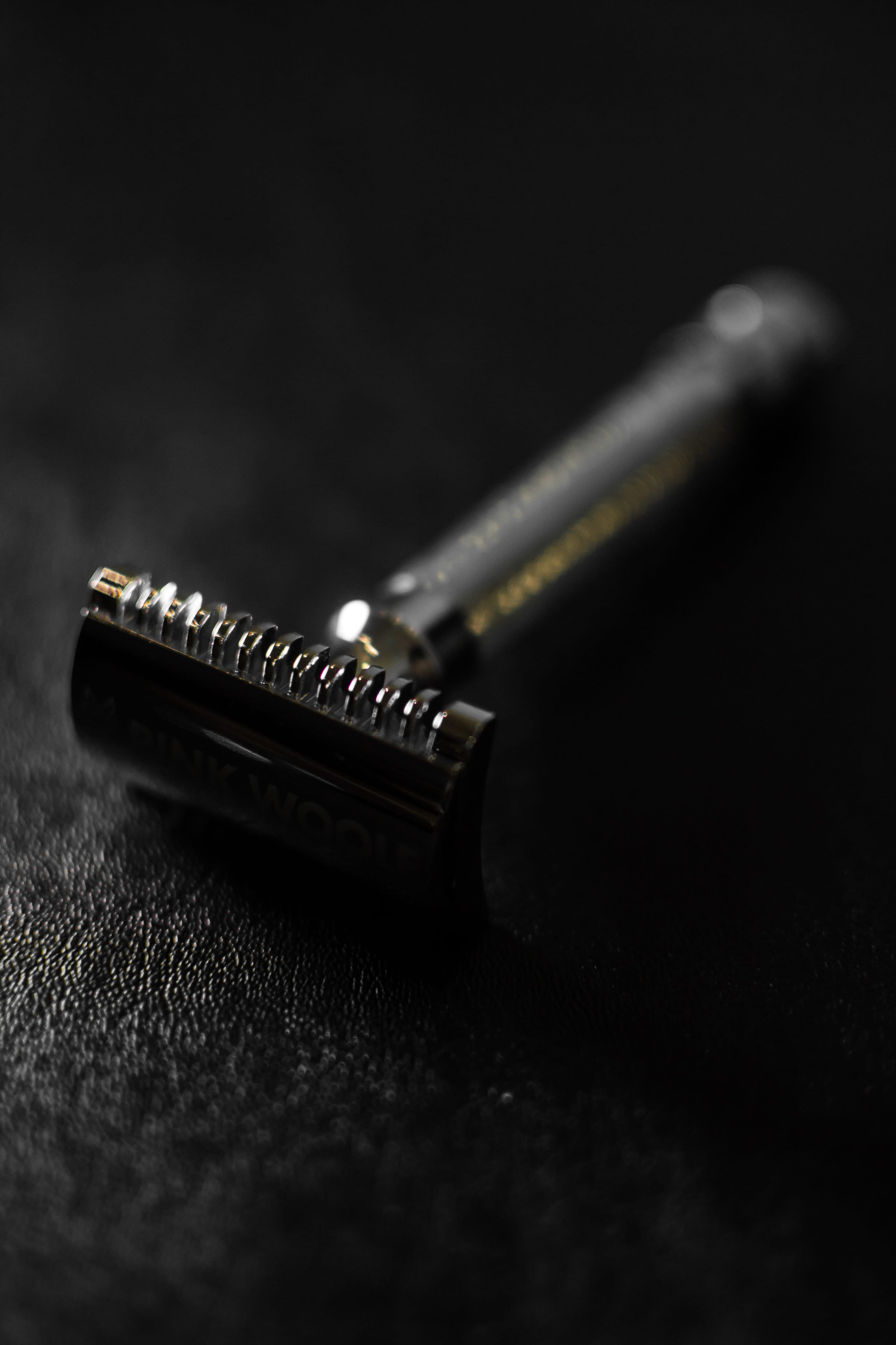 4K, grooming, single object, vintage, focus on foreground, black background, music, communication, close-up, still life, mens grooming, black color, selective focus, Phone HD Wallpaper