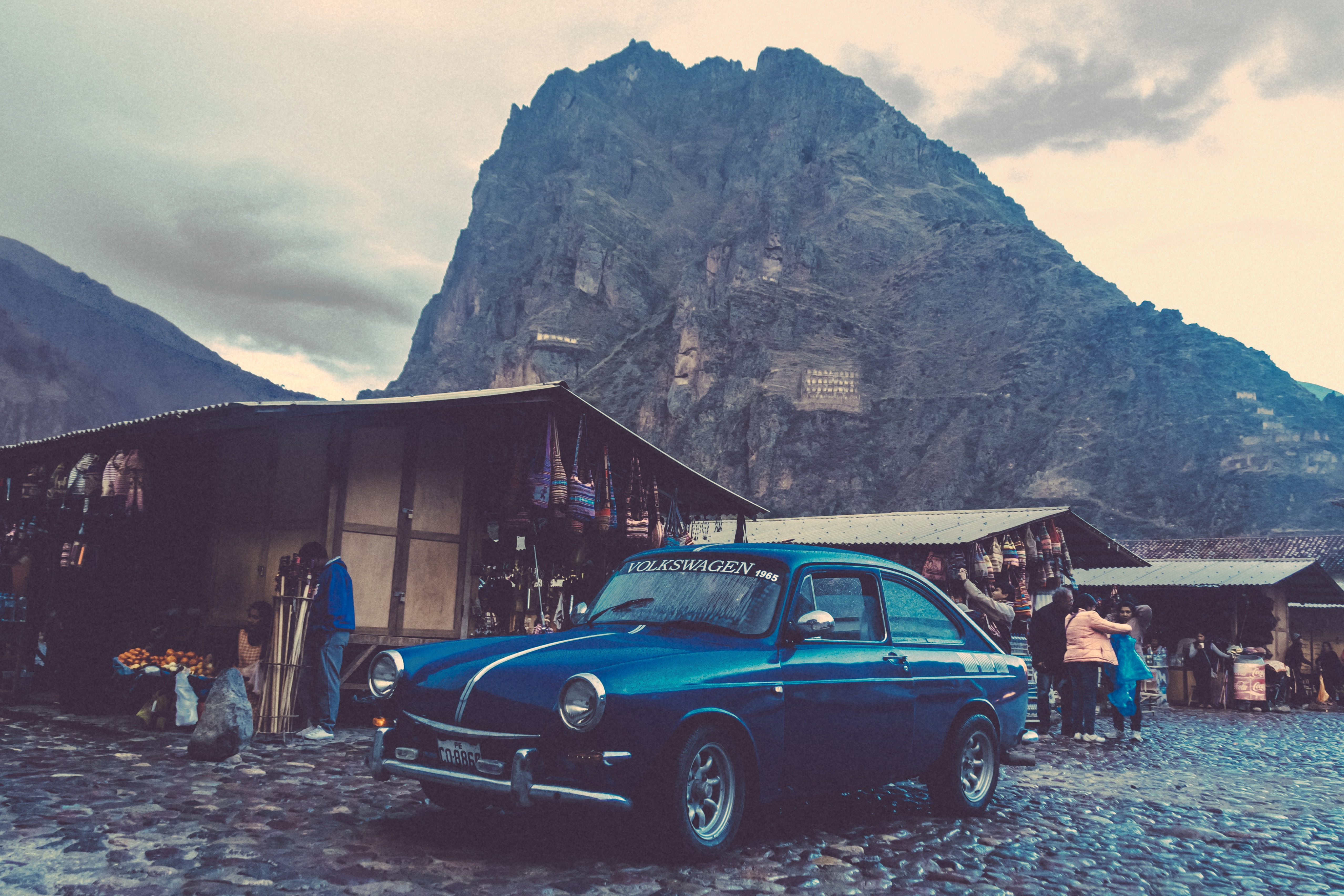 built structure, 4K, motor vehicle, cloud - sky, oldschool, land vehicle, car, huts, retro styled, brown, no people, coupe, nature, incidental people, HD Wallpaper