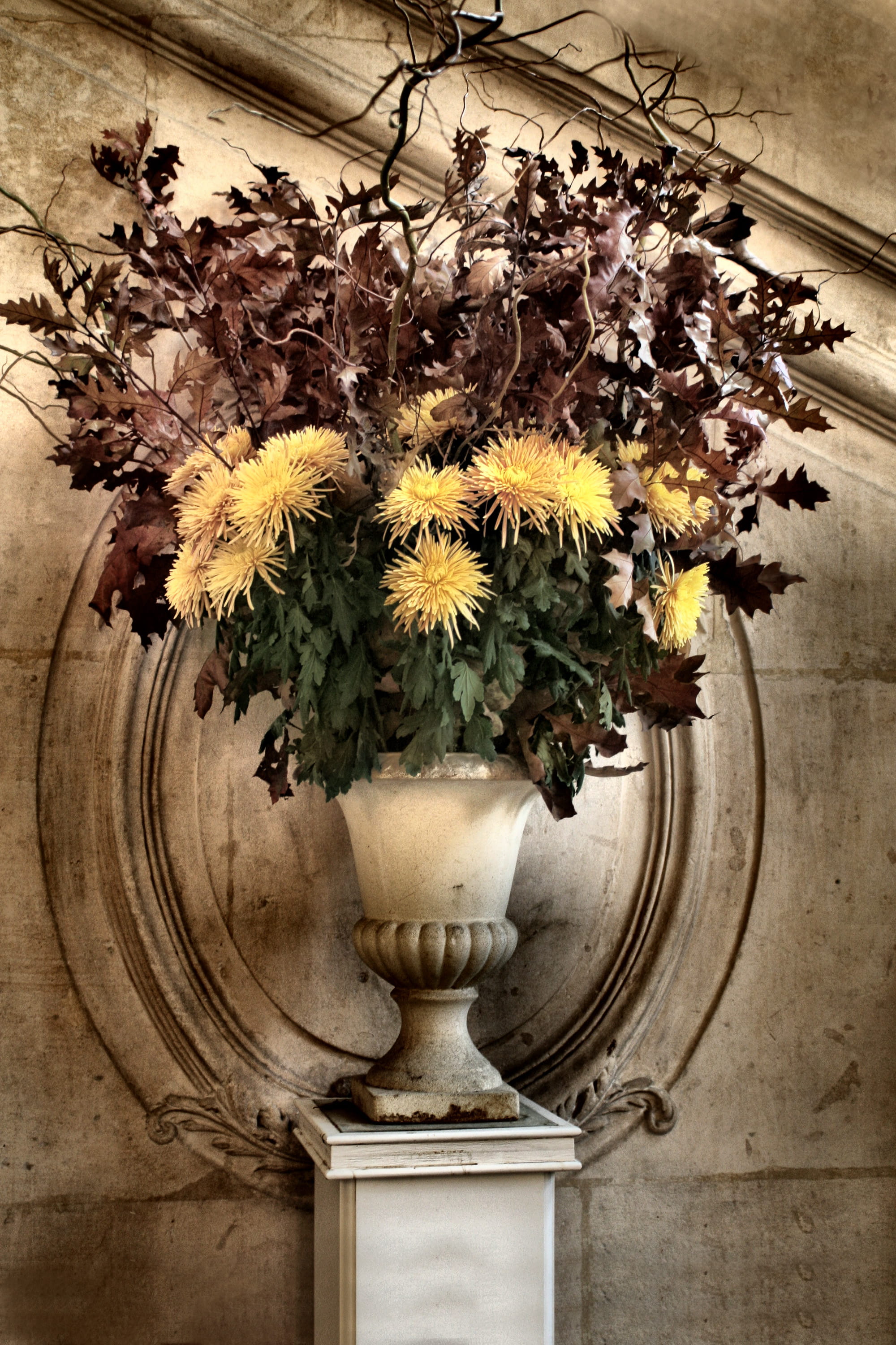 inside, art, floral, white, museum, art and craft, human representation, nature, sculpture, creativity, craft, colorful, vessel, pottery, flowers, ceramic, Phone HD Wallpaper