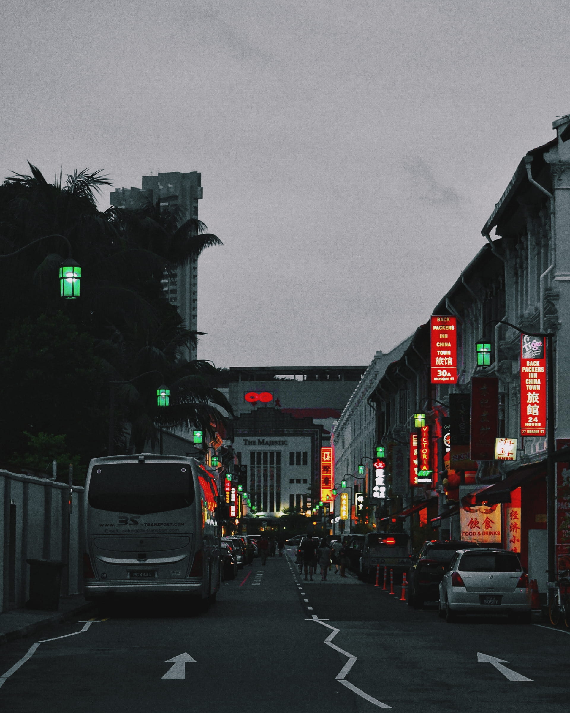 1080P, building exterior, motor vehicle, built structure, architecture, citylights, building, incidental people, night photography, light, mode of transportation, Phone HD Wallpaper