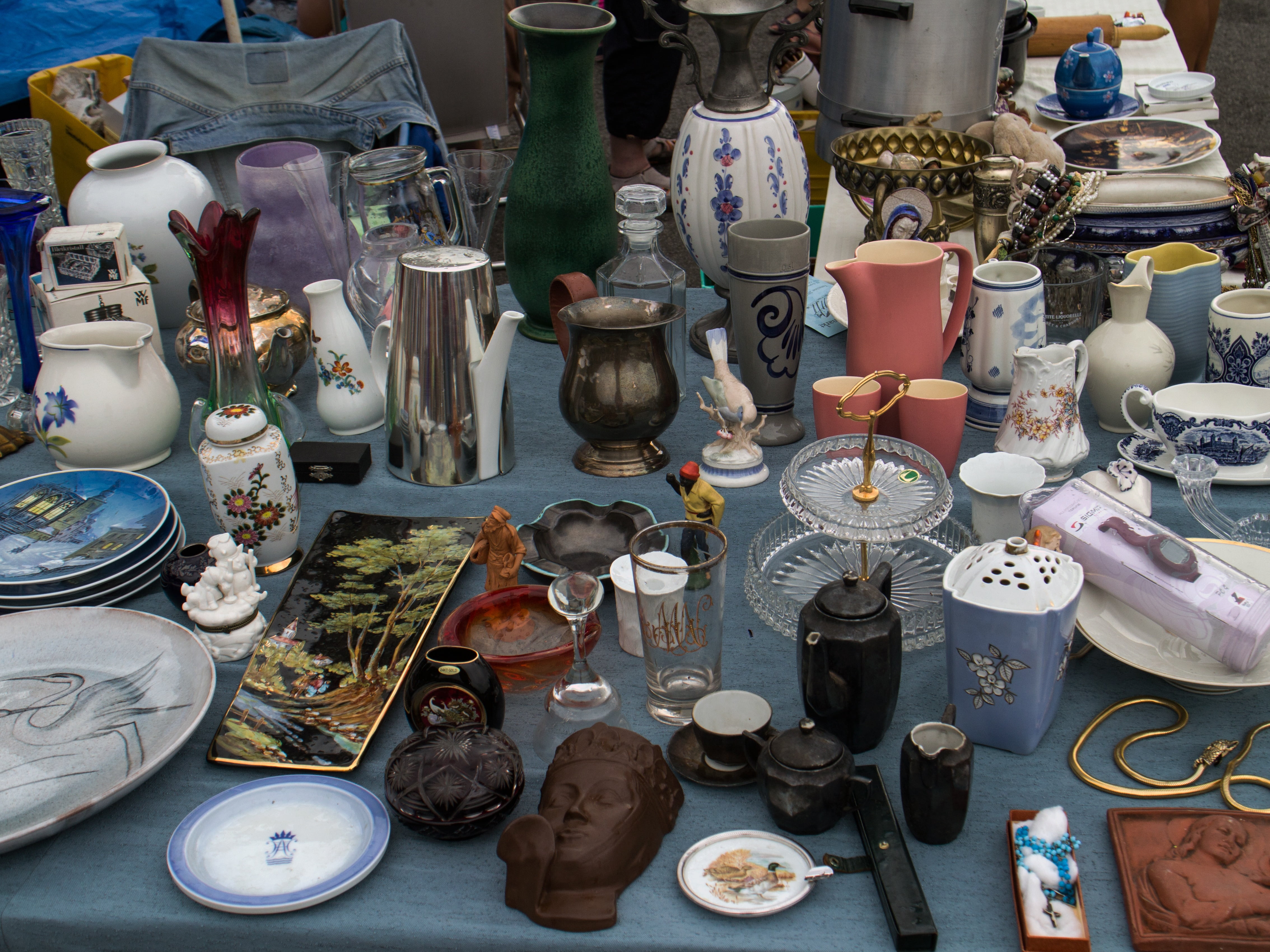 flea market, antique, glasses, 4K, no people, container, teapot, lot, sale, street market, tableware, market stall, kitchen utensil, crockery, market, HD Wallpaper