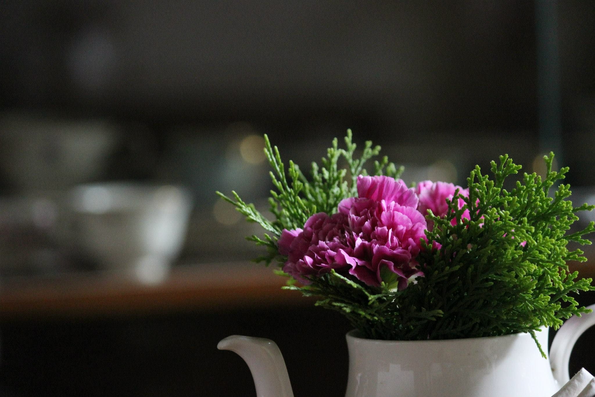 flower, 1080P, flowering plant, petaled, tea room, vase, teapot, freshness, ceramic, fragility, no People, flowers, petal, beauty in nature, bouquet, food and drink, HD Wallpaper