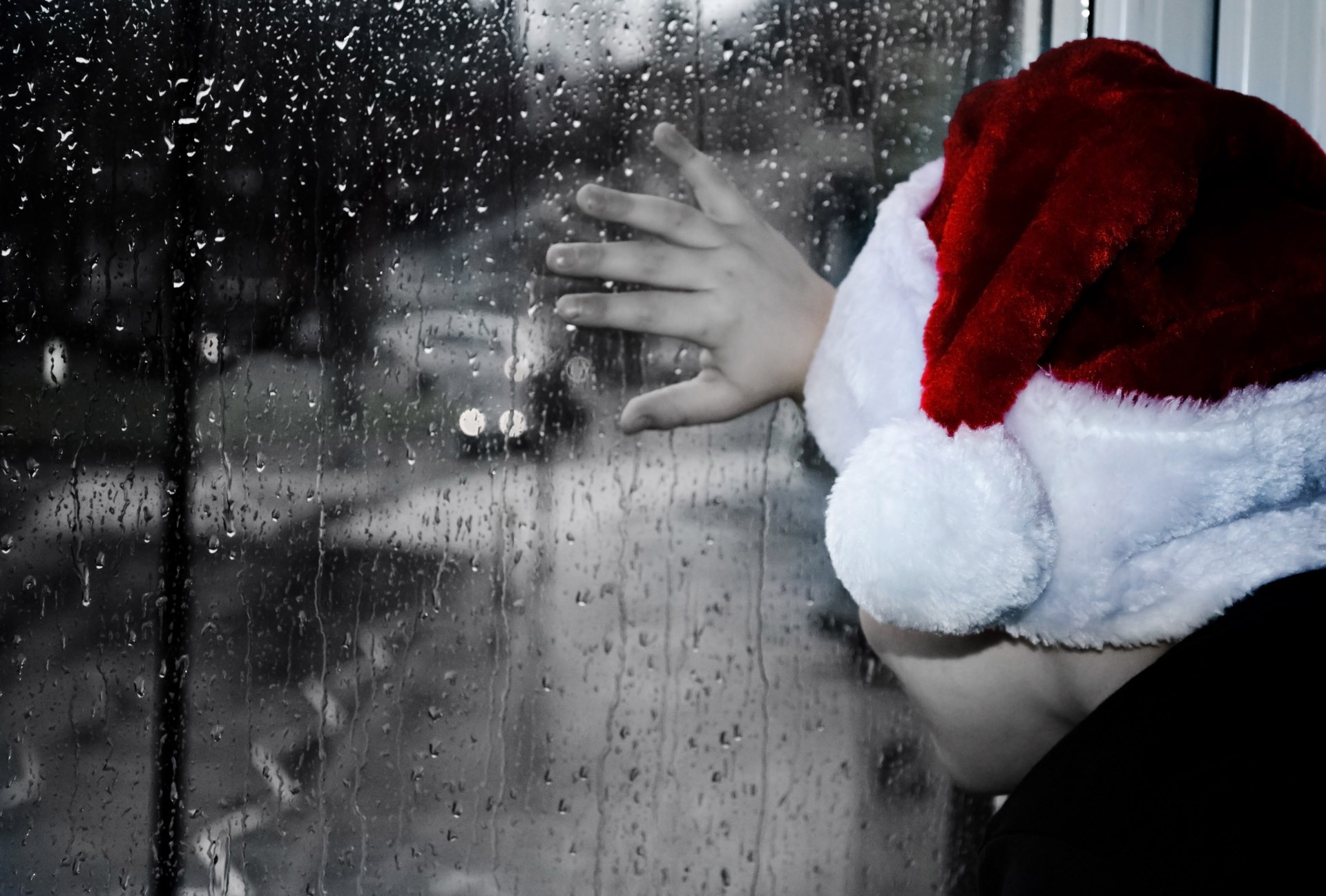 human body part, snow, celebration, men, kid, sad, young, waiting, rain, santa hat, child, drizzle, one Person, window, caucasian Ethnicity, holding, boredom, HD Wallpaper