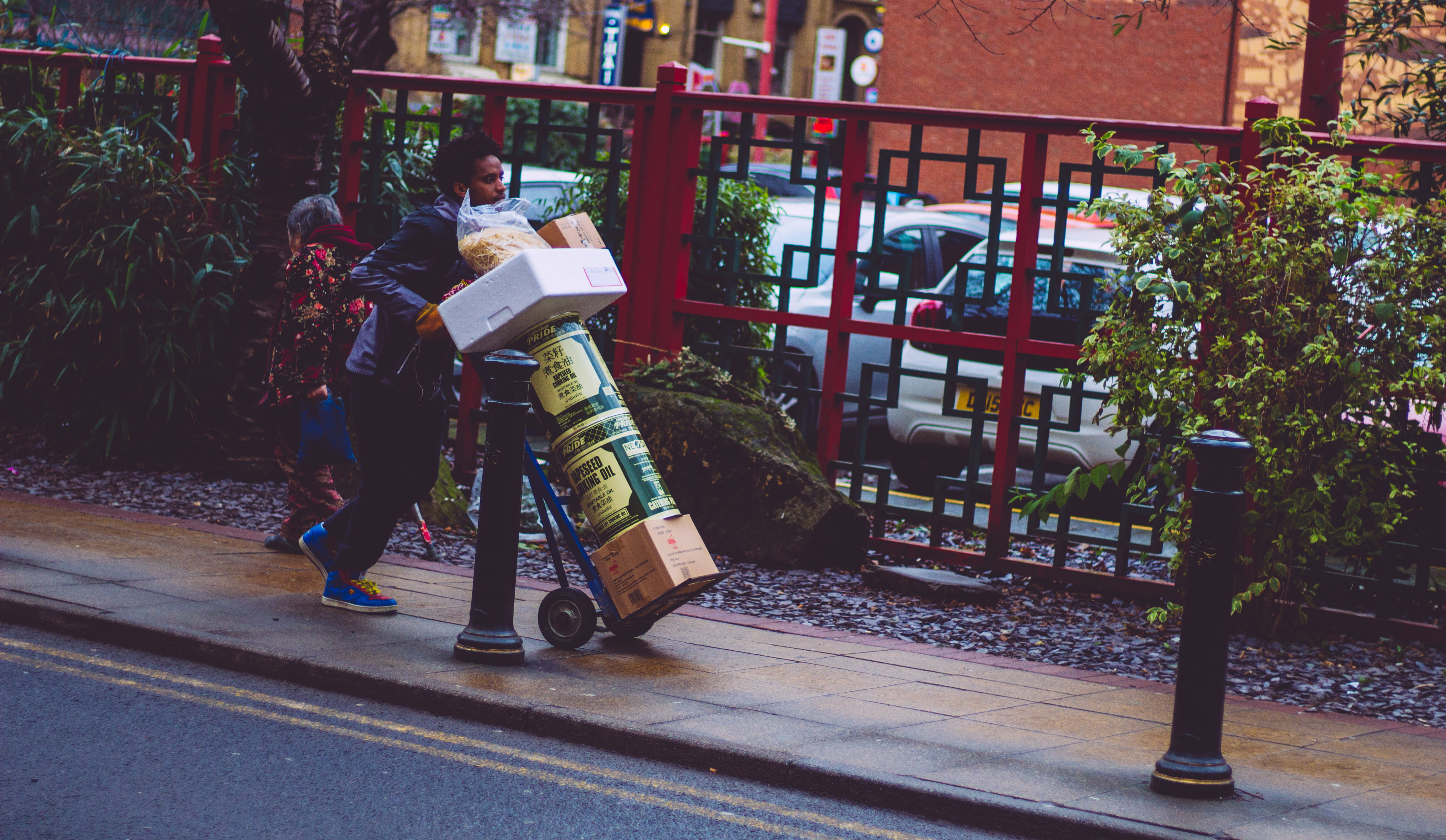 men, manchester, architecture, rear view, outdoors, building exterior, united kingdom, cart, two people, food, chinatown, lifestyles, publication, chinese food, HD Wallpaper