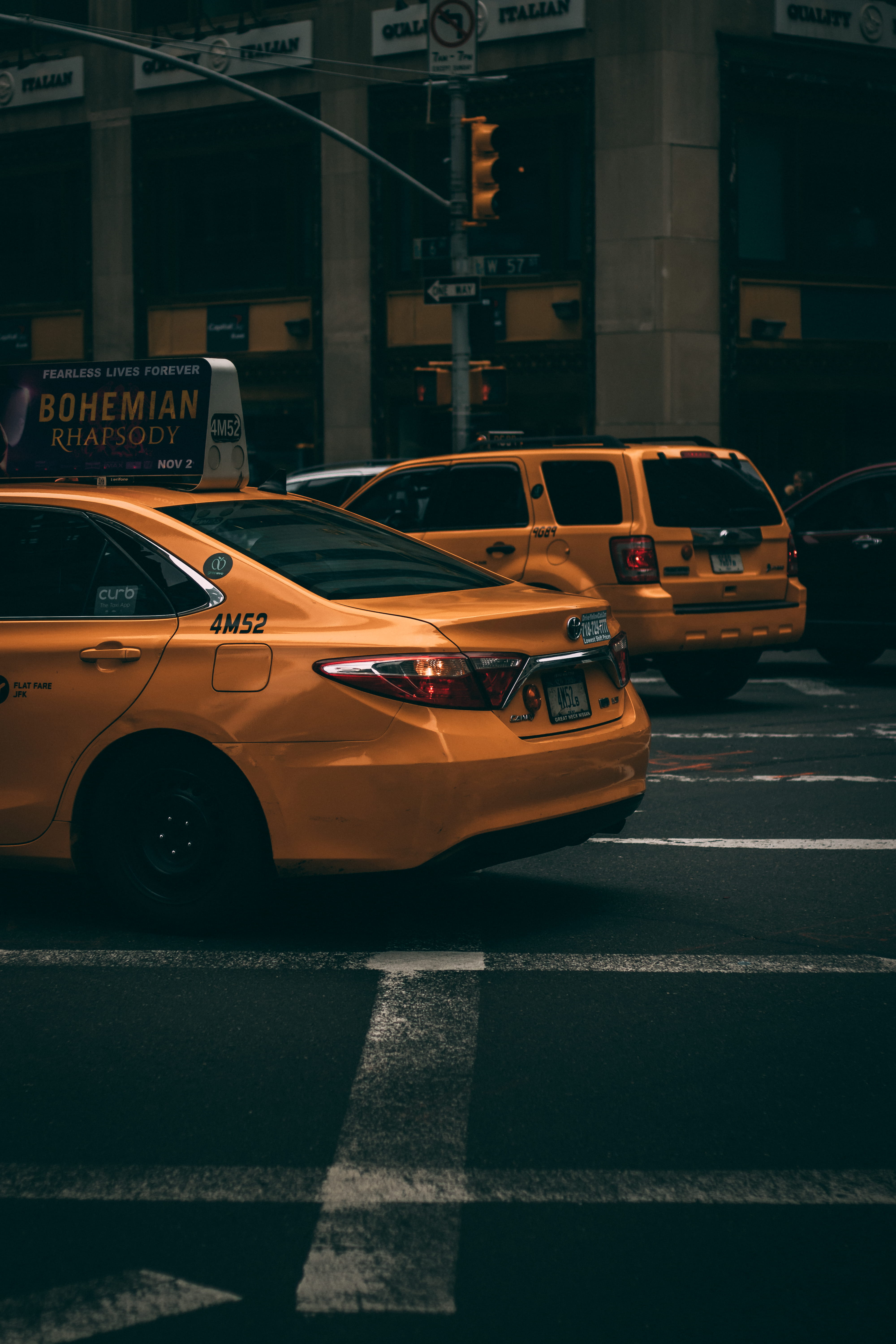 building exterior, architecture, layer, sign, good morning, new york city, road, motion, city life, android, on the move, road marking, automotive, symbol, Phone HD Wallpaper