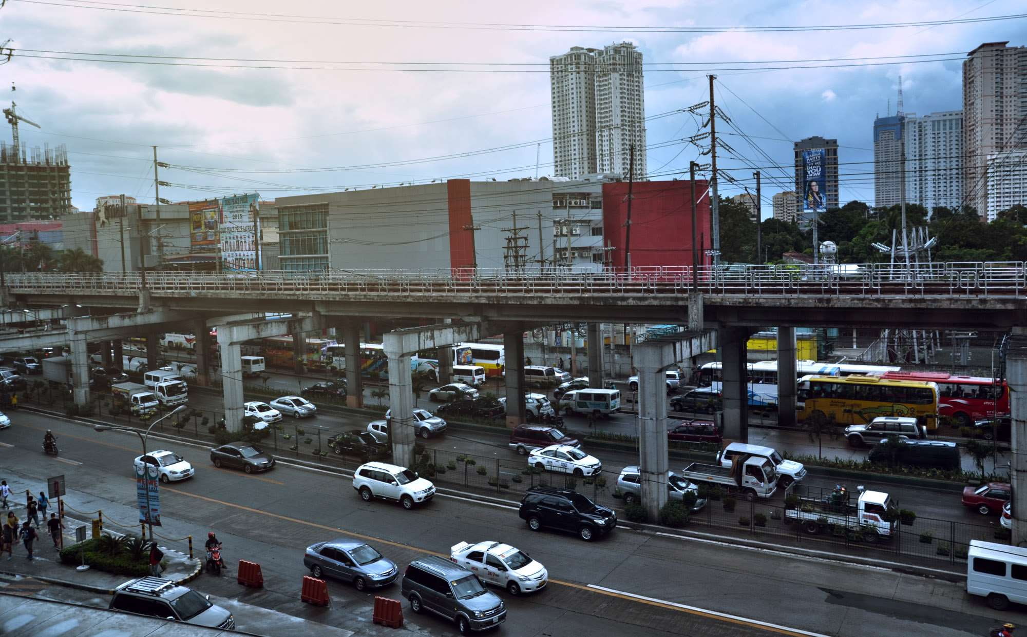 public transportation, 1080P, street, outdoors, built structure, city, architecture, bridge - man made structure, building exterior, cloud - sky, track, HD Wallpaper