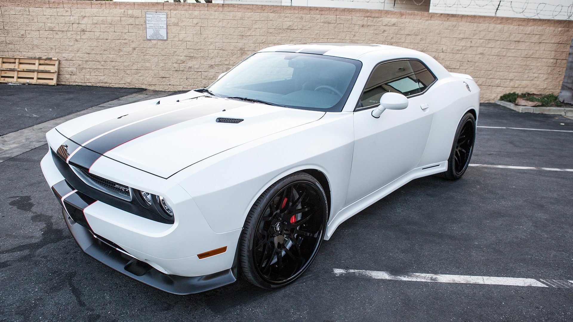 Dodge Challenger SRT8, vehicle, car, 1080P, white cars, Dodge, HD Wallpaper