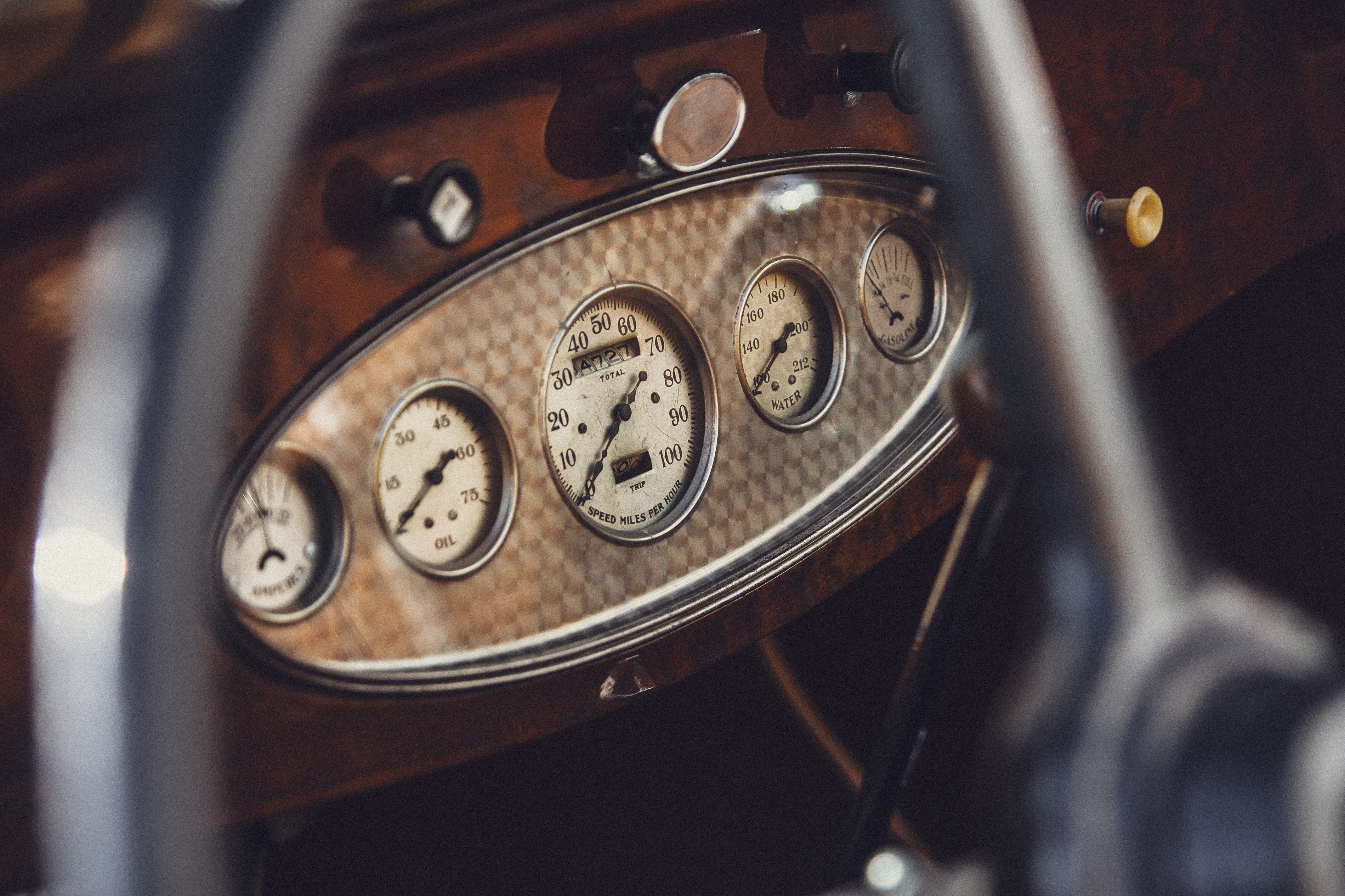 minute hand, pocket watch, high angle view, instrument of time, technology, 4K, focus, time, vintage, cluster, still life, antique, watch, retro styled, HD Wallpaper