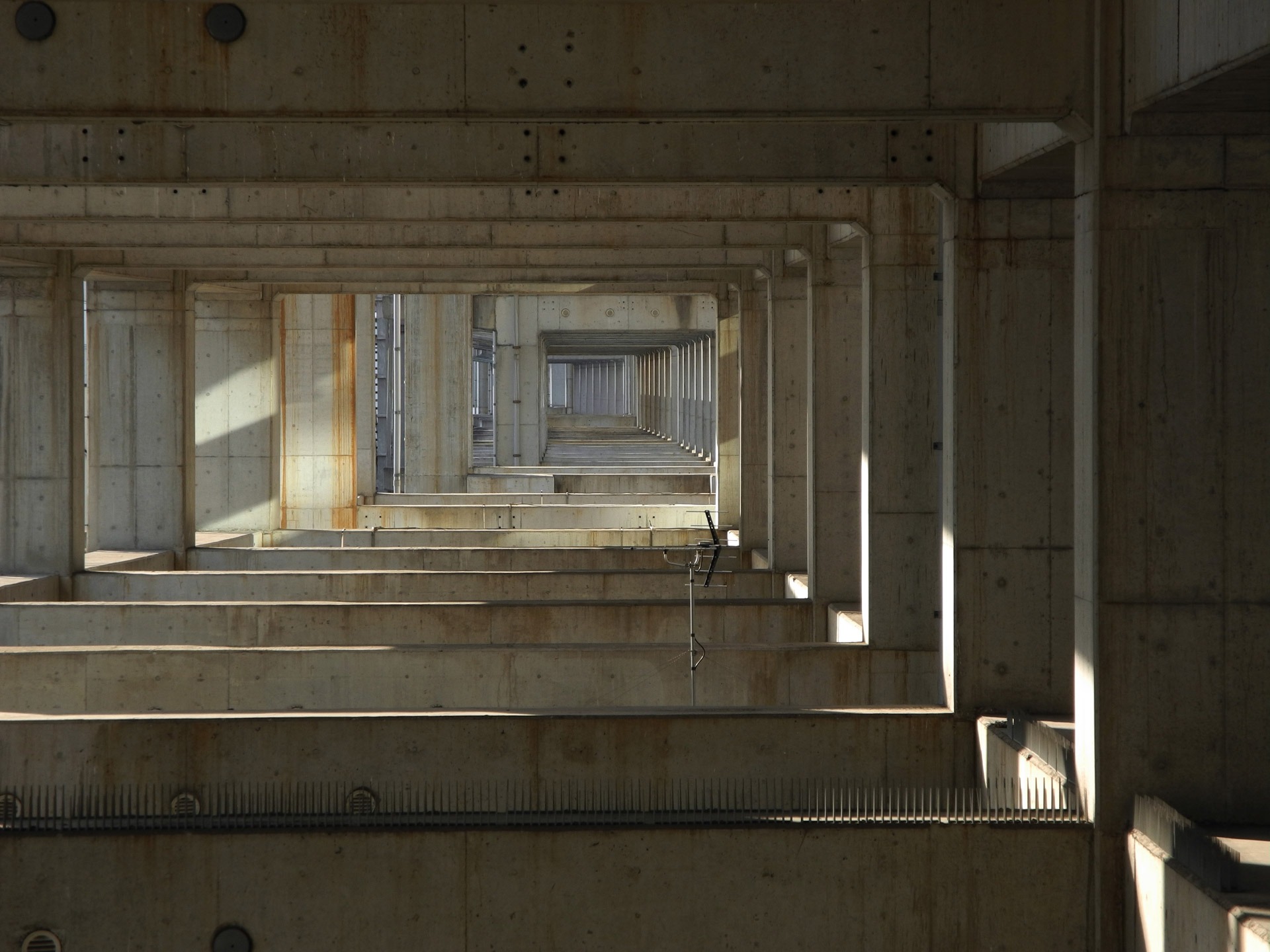 rounding, old, ceiling, gray, in a row, stairwell, day, absence, staircase, no people, gifu, tunnel, abandoned, architecture, gifu station, railway station, HD Wallpaper