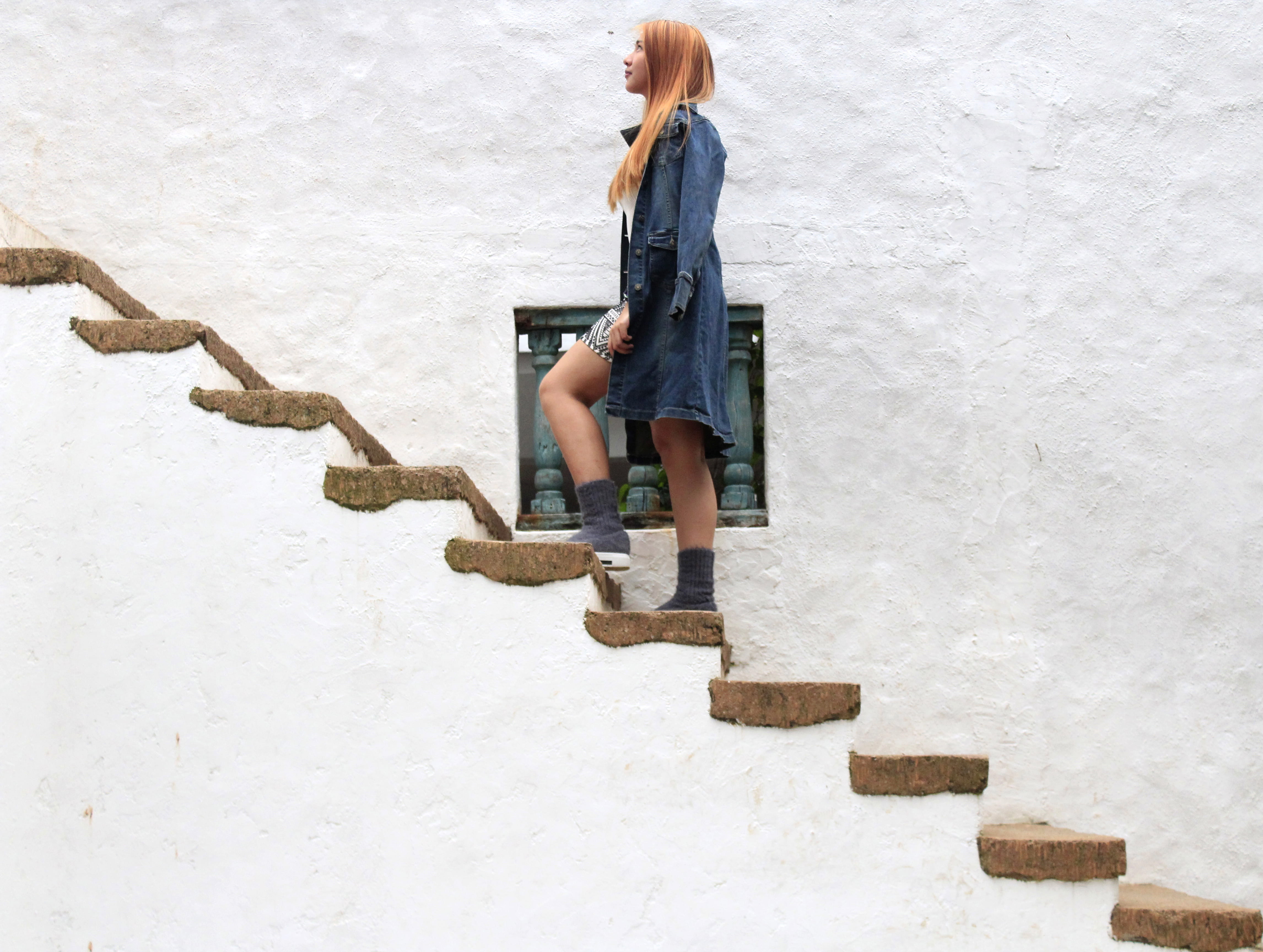 staircase, denim dress, hair, stairs, portrait, shoe, clothing, looking up, nature, dress, blond hair, long hair, real people, female, day, casual clothing, HD Wallpaper