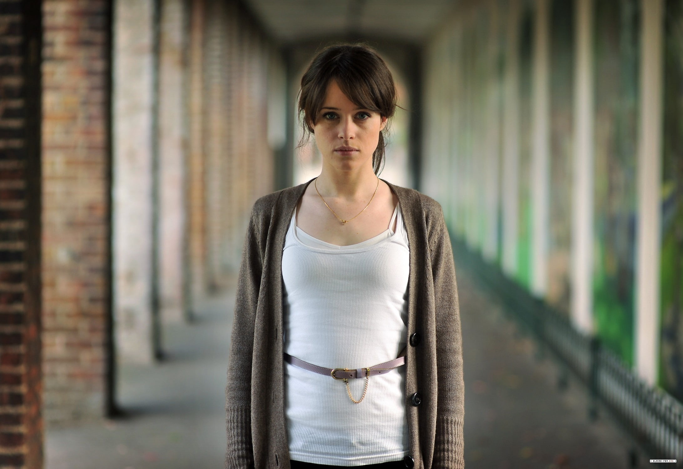 Claire Foy, focus on foreground, architecture, women, hairstyle, casual clothing, front view, outdoors, looking at camera, three quarter length, waist up, HD Wallpaper