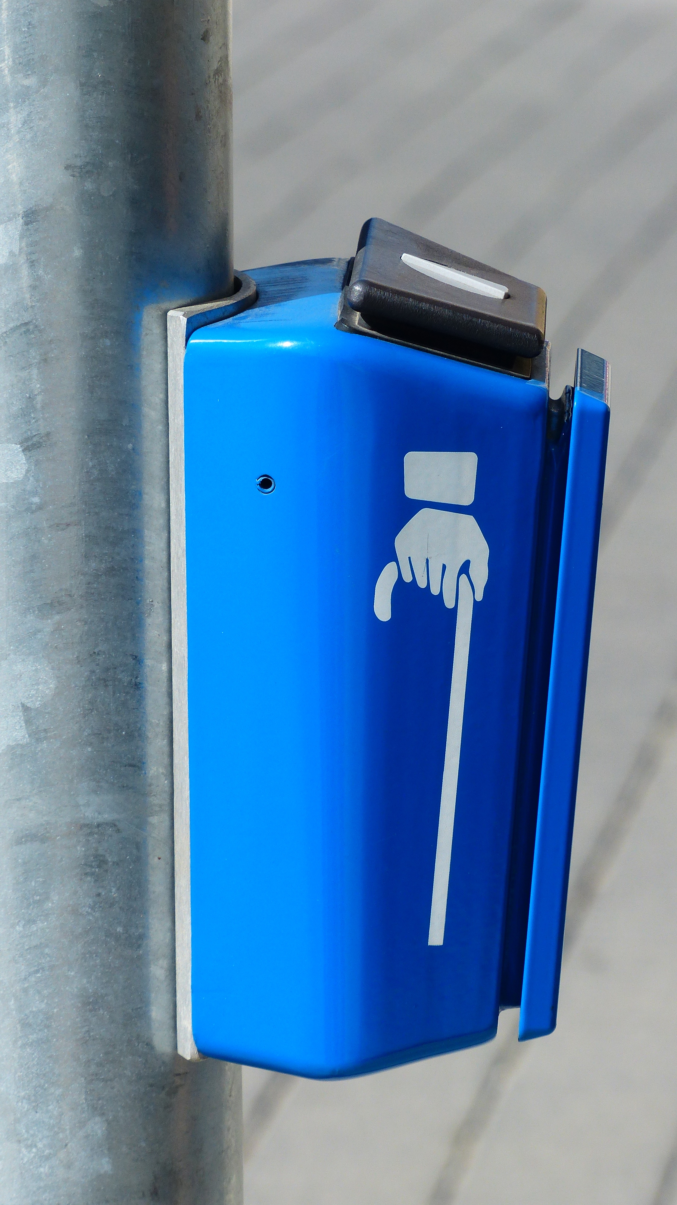 representation, lame, western script, architecture, signal requesting device, disabled, close-up, sound, visually impaired help, pedestrian crossing, enable signal, Phone HD Wallpaper