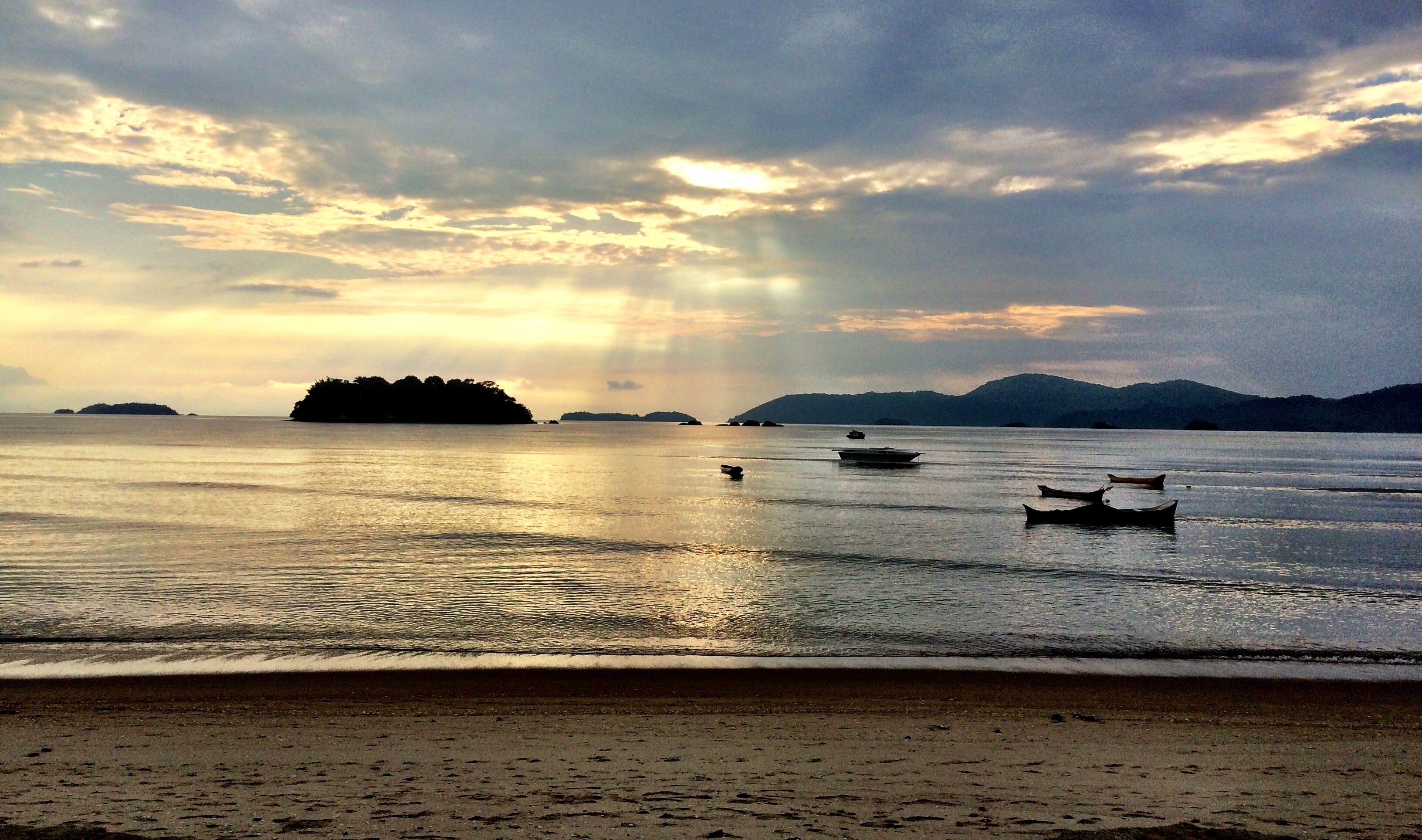 dawn, idyllic, no people, non-urban scene, boats, nautical vessel, peace of mind, paraty, land, scenics - nature, silhouette, 2K, eventide, dusk, sky, HD Wallpaper