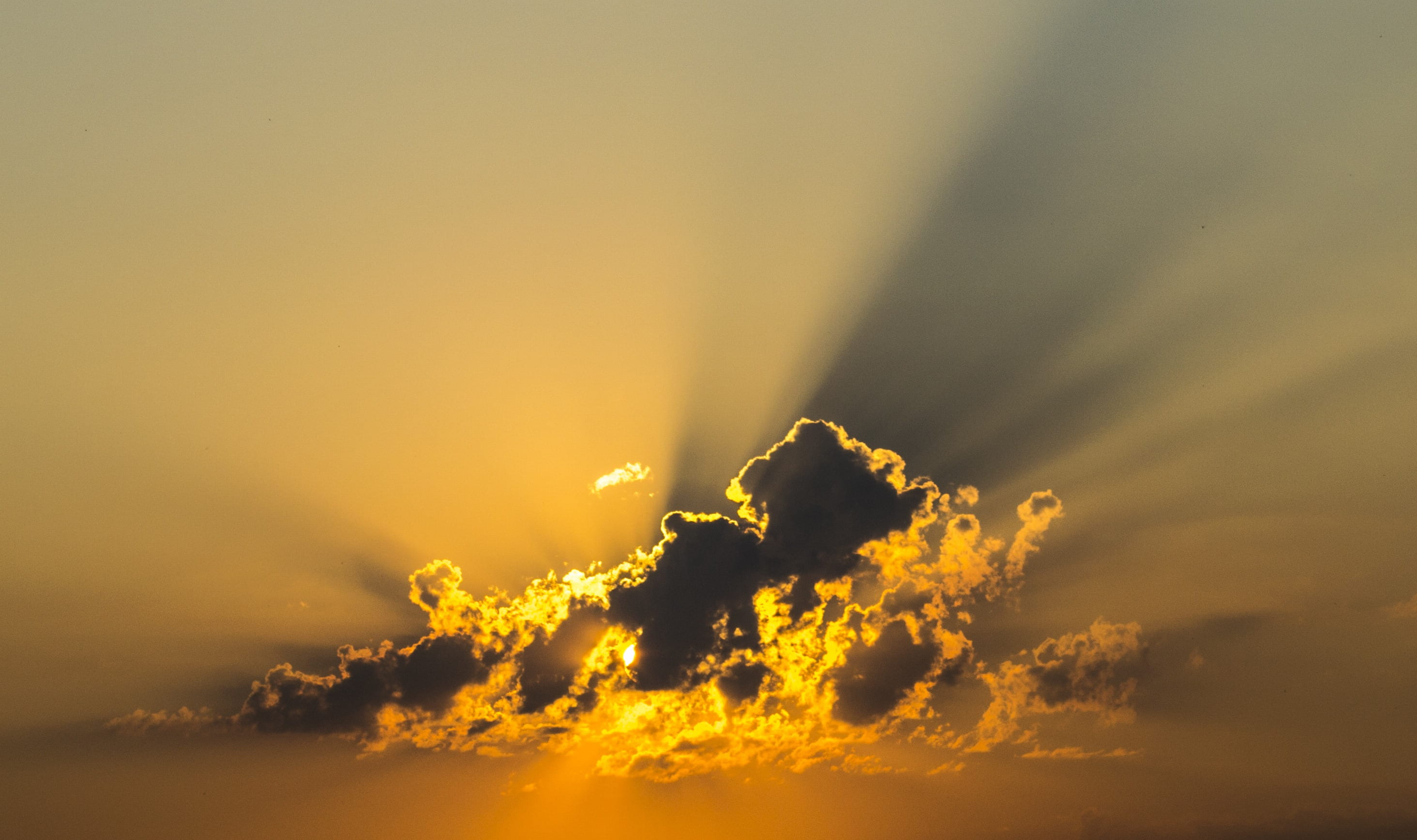 sunbeam, cloud, backgrounds, sunlight, sunset, dramatic sky, cloud - sky, pollution, yellow, idyllic, abstract, scenics - nature, 2K, beauty in nature, HD Wallpaper