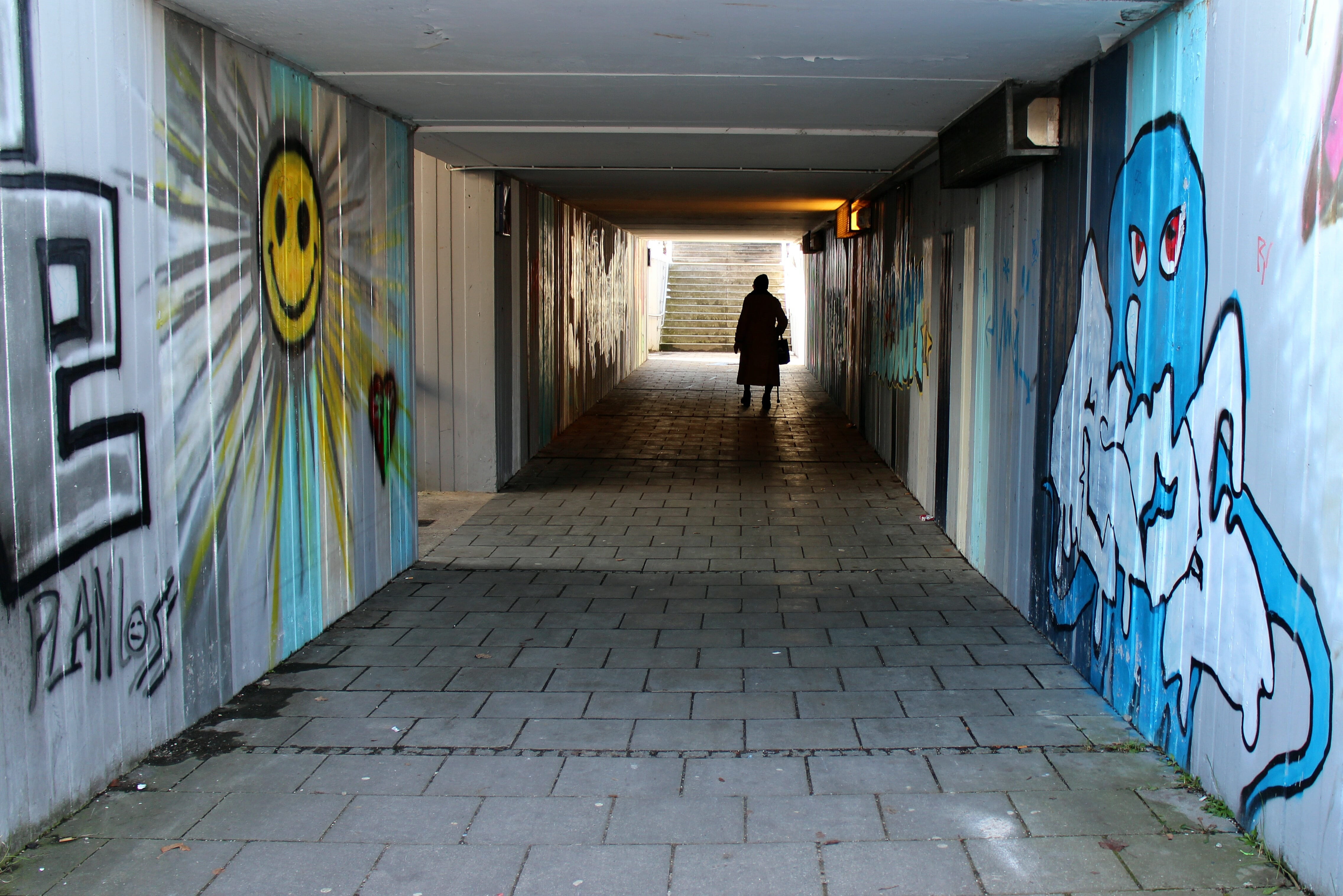 graffiti, city, wall - building feature, footpath, immediately, alley, gang, 4K, away, art and craft, dark, arcade, light at the end of the tunnel, tunnel, HD Wallpaper