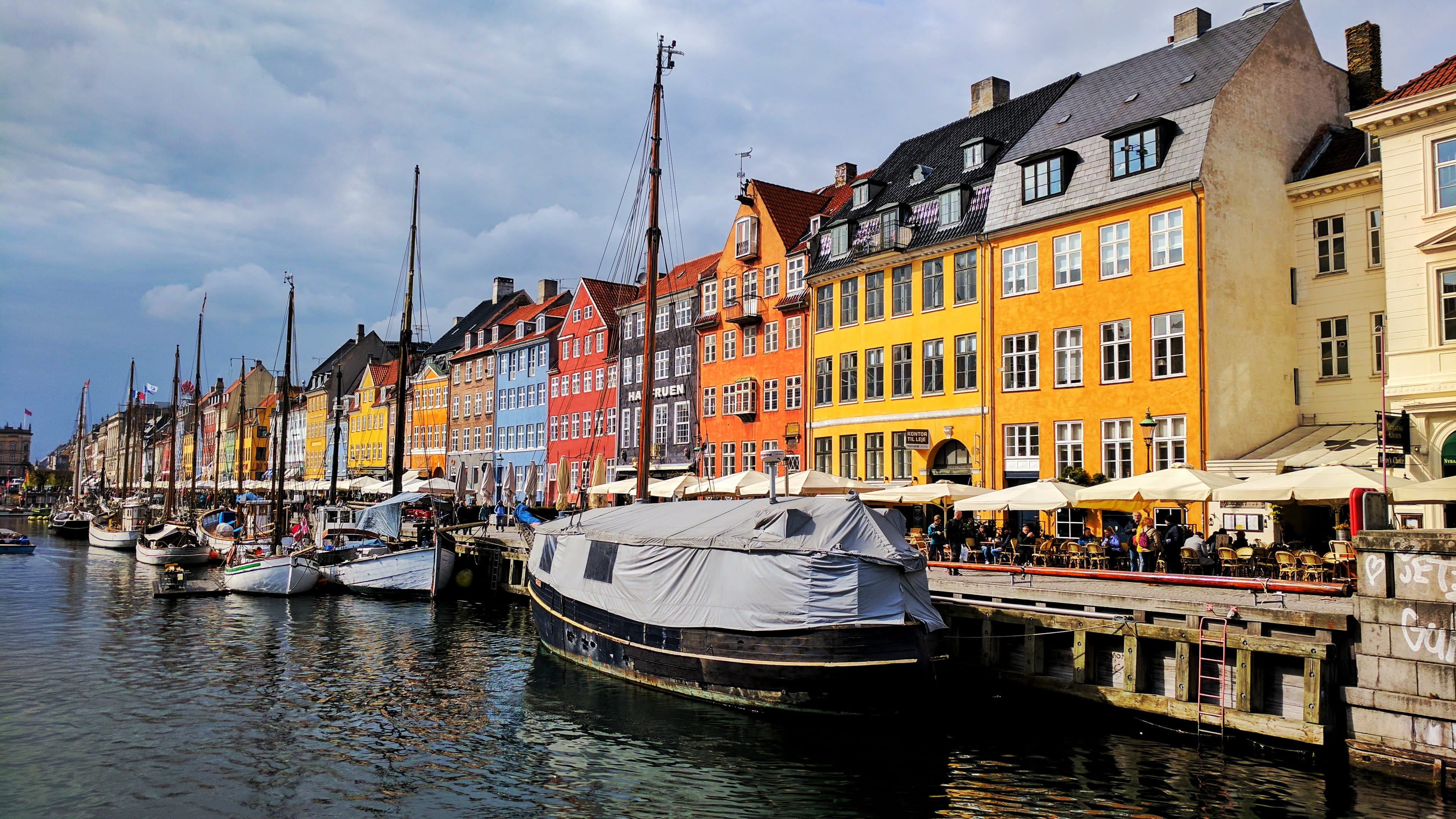 building exterior, canal, boat, built structure, moored, water, wooden post, mode of transportation, 4K, nature, sky, waterfront, nautical vessel, row house, HD Wallpaper