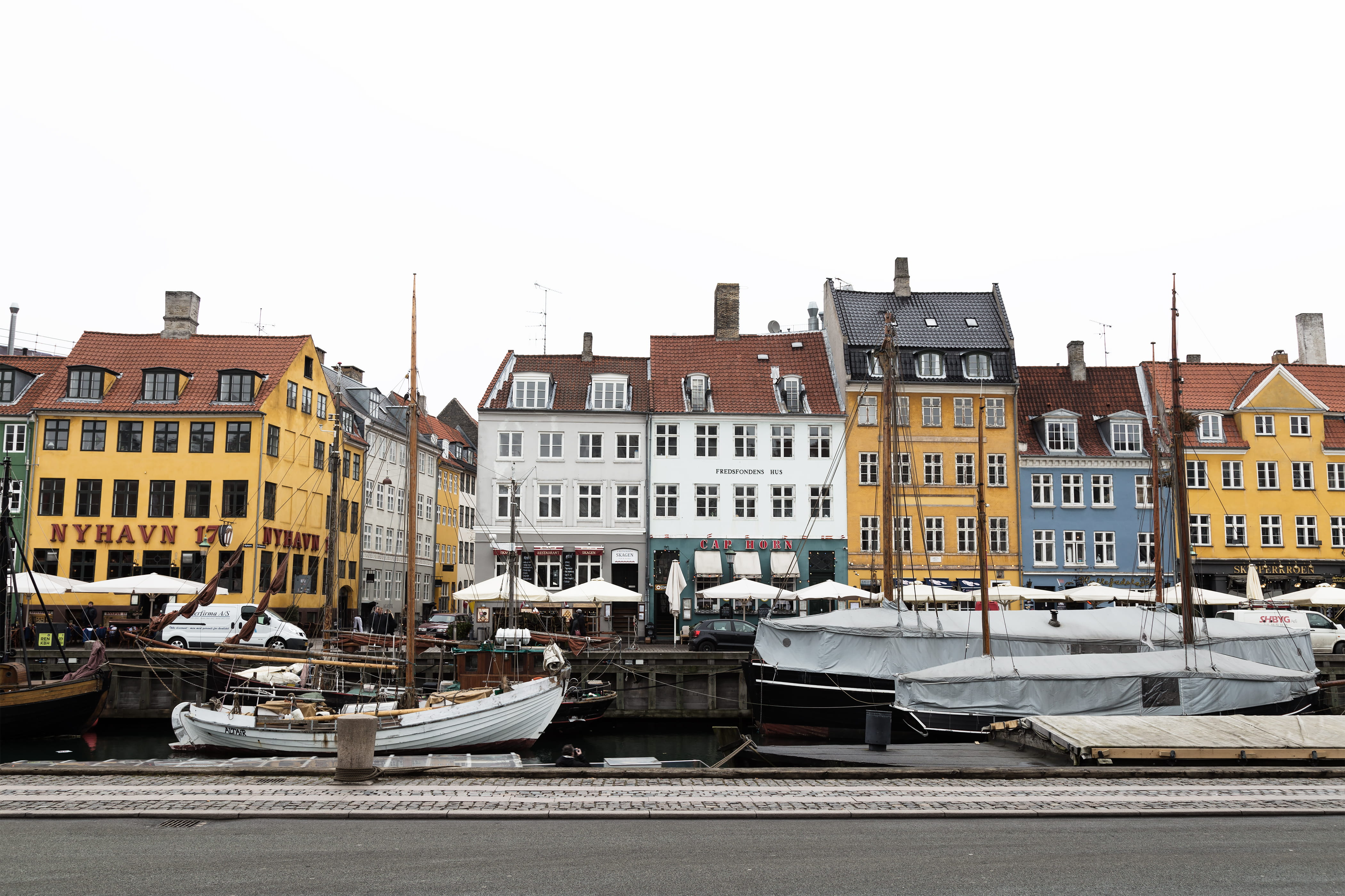 clear sky, copenhagen, building, water, no people, boats, row house, denmark, moored, colors, nature, building exterior, residential district, built structure, HD Wallpaper