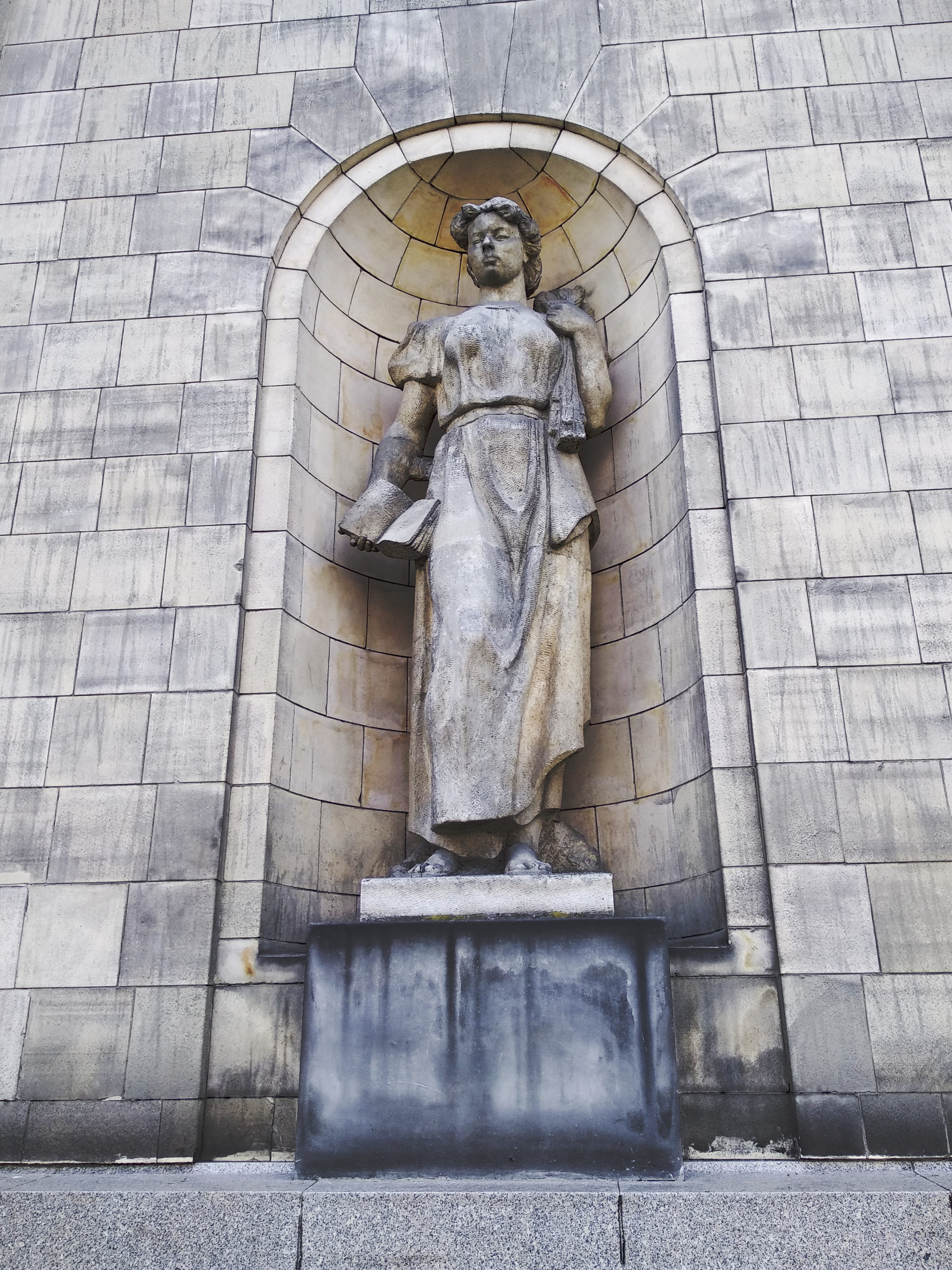the past, spirituality, religion, creativity, female likeness, palace of culture, history, statue, sculpture, the capital of the, warsaw, day, representation, Phone HD Wallpaper