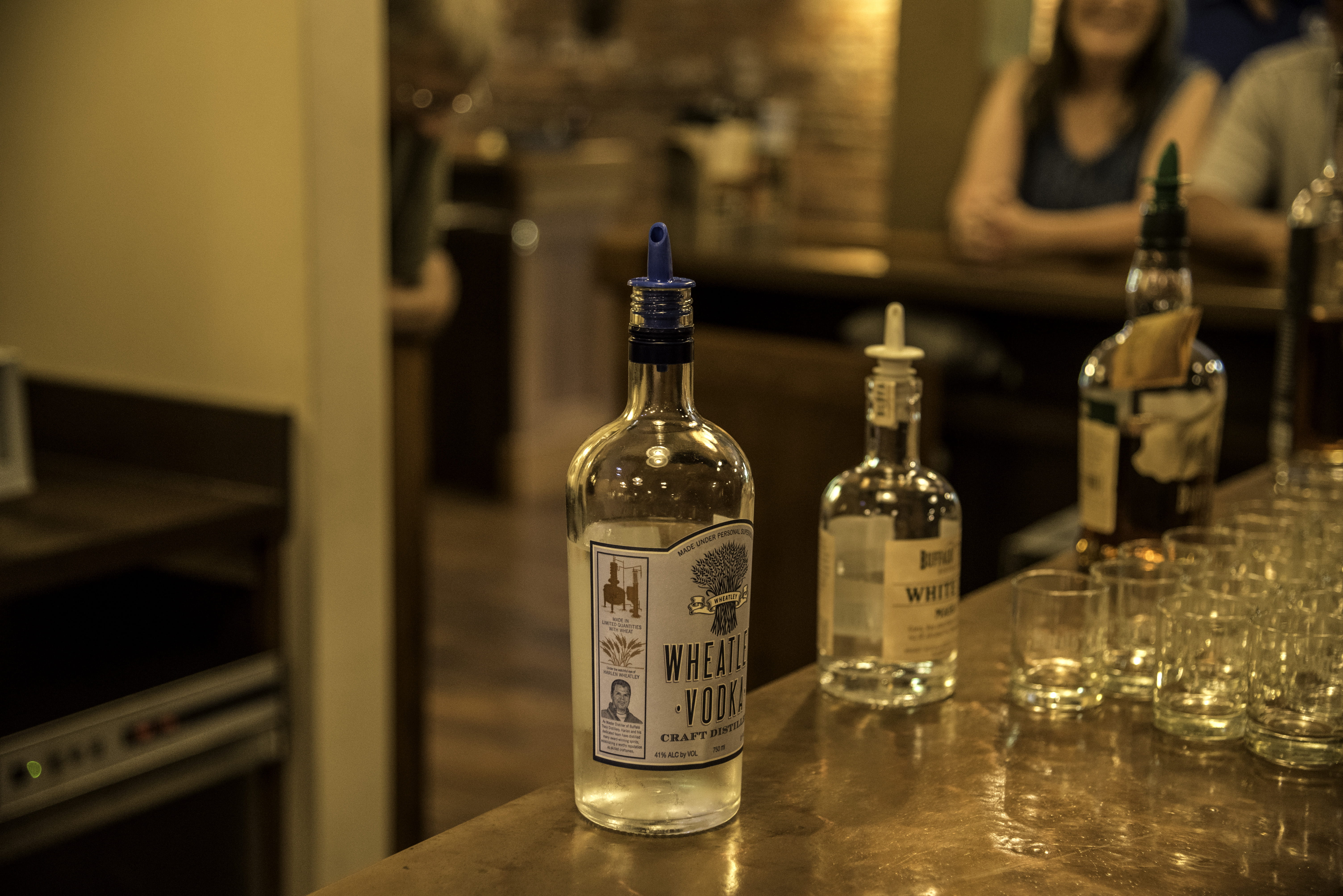 tasting, bottle, bar - Drink Establishment, people, glass, night, buffalo, no people, indoors, bottles, public domain, food and drink, household equipment, HD Wallpaper