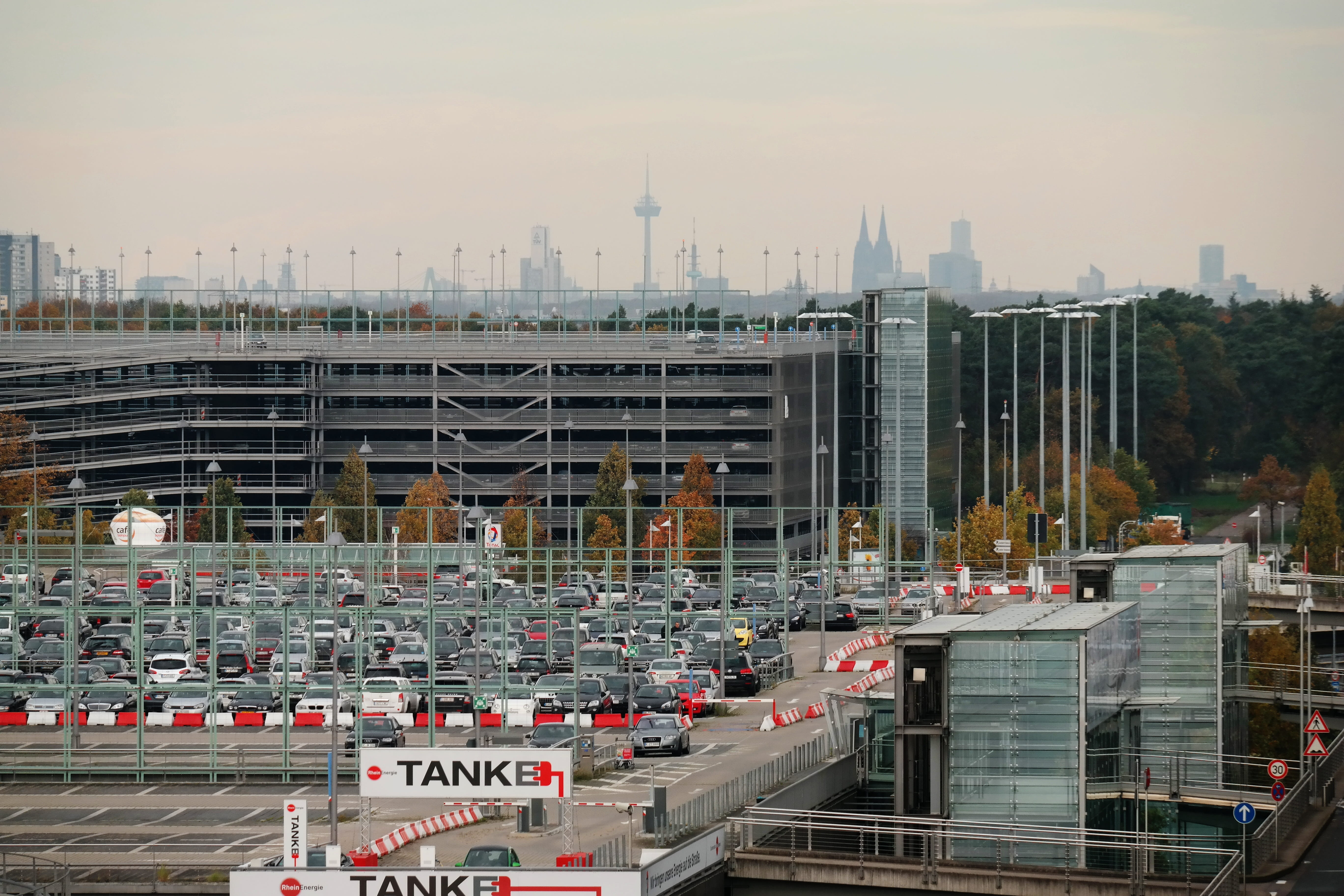 vision, parking at airport, travel, tower, office building exterior, tall - high, spire, viewpoint, distant view, city life, multi storey car park, sky, HD Wallpaper