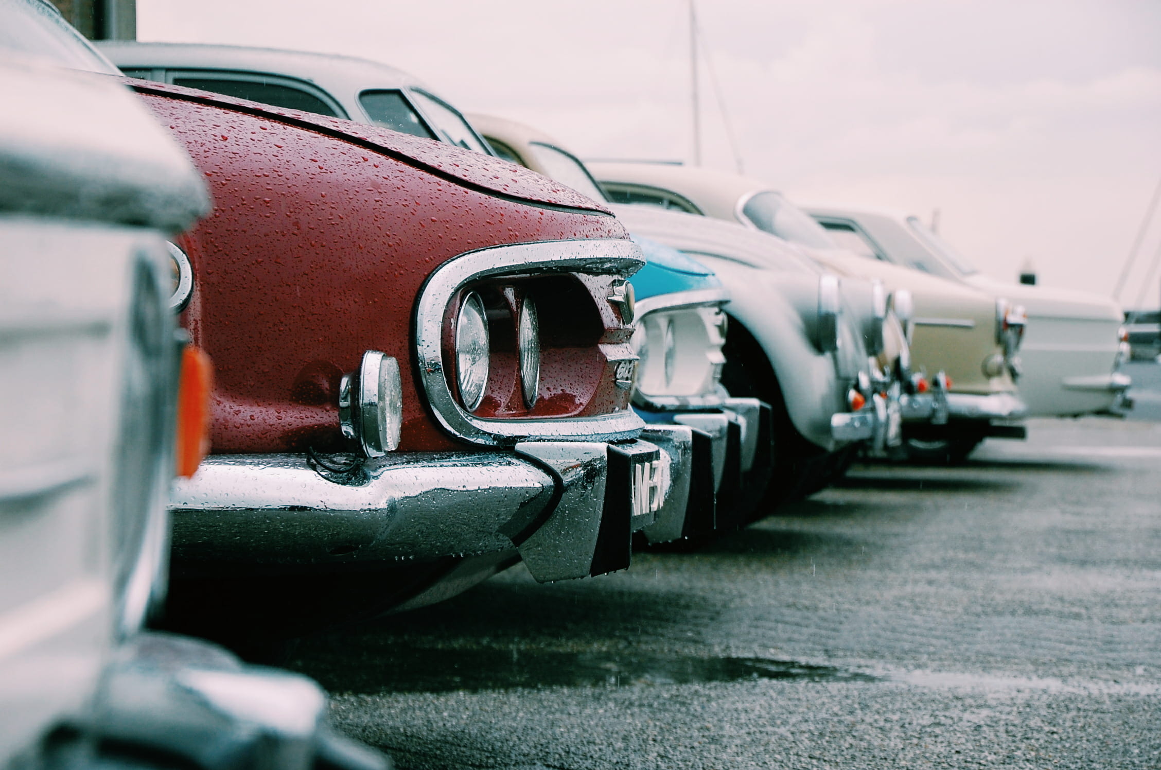 photography, car, mode of transportation, close-up, stationary, 1080P, sky, bumper, headlight, focus, selective focus, freight transportation, parking, HD Wallpaper